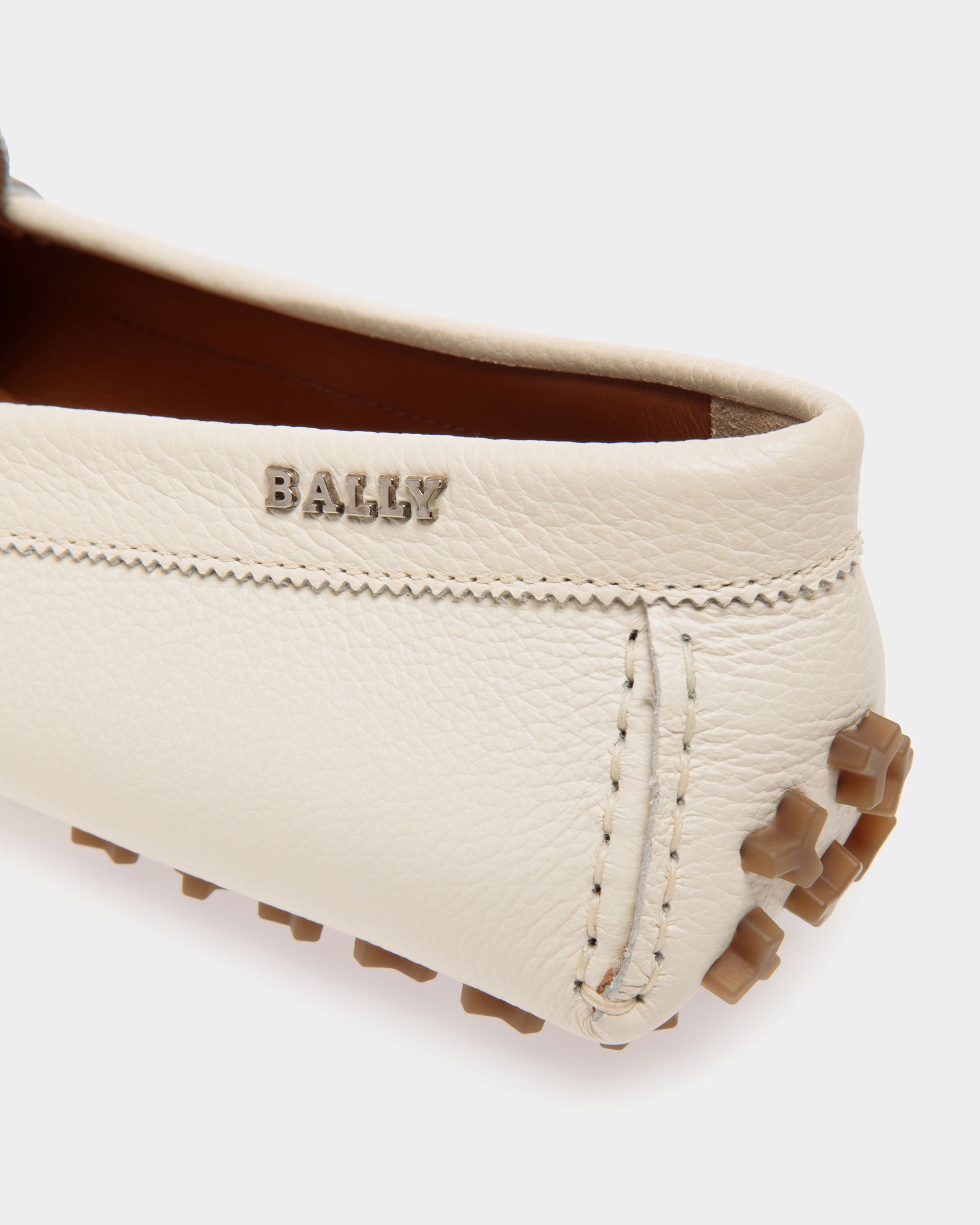 Ladyes Driver-Schuh Aus Elfenbeinfarbenem Leder - Damen - Bally - 05