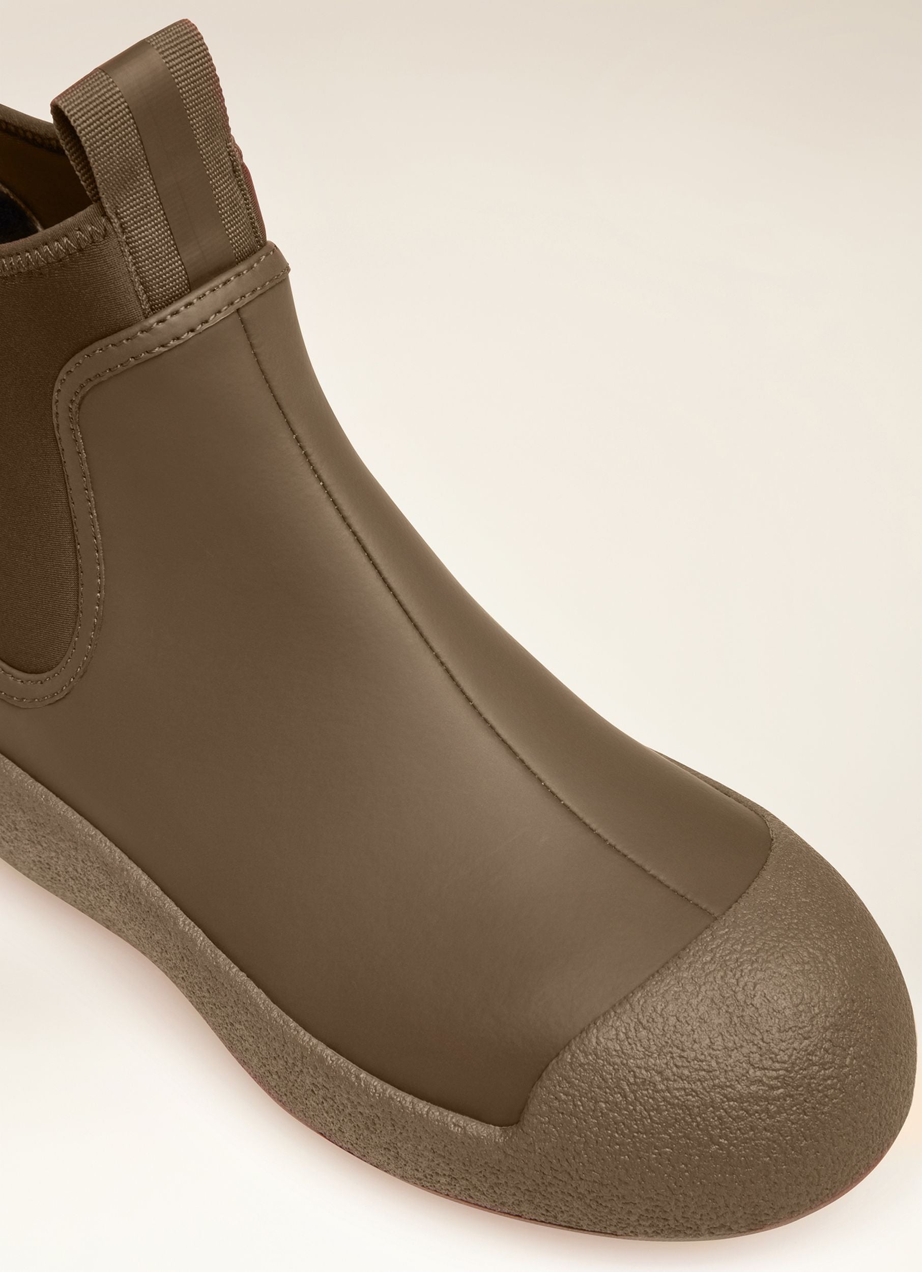 Stiefel Aus Grünem, Gummibeschichtetem Leder Aus Der Curling Kollektion - Damen - Bally - 02