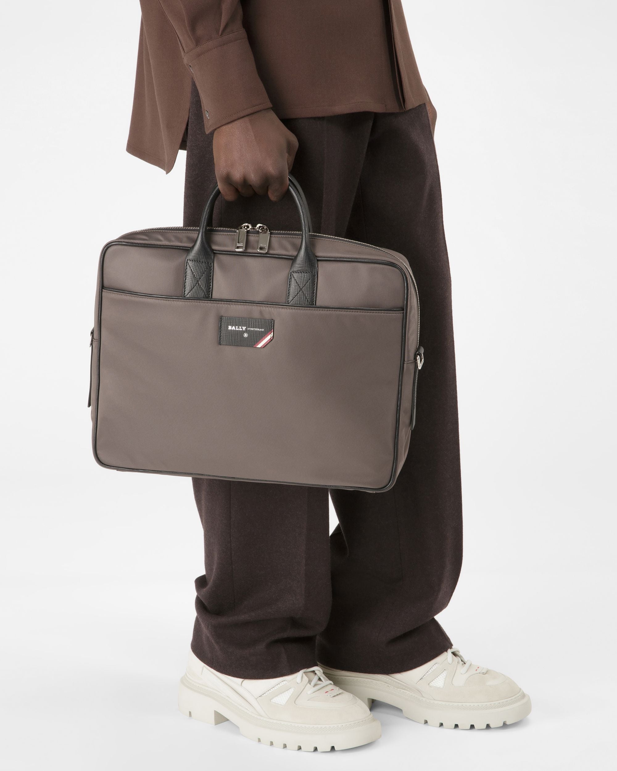Faldy Beniness-Tasche Aus Militärgrünem Recyceltem Nylon Für Herren - Herren - Bally - 02