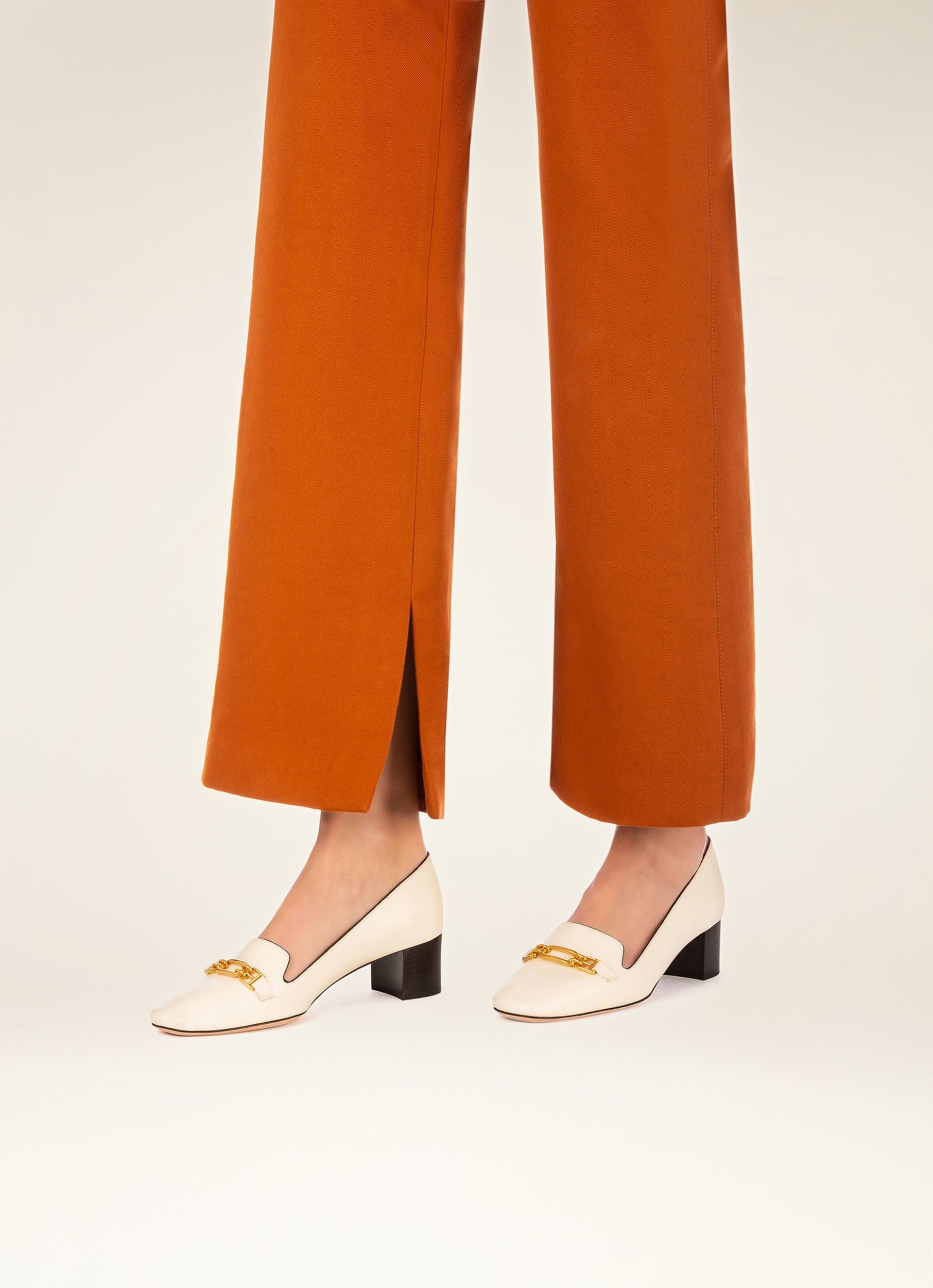 Dielle Pumps Aus Elfenbeinfarbenem Leder - Damen - Bally - 05
