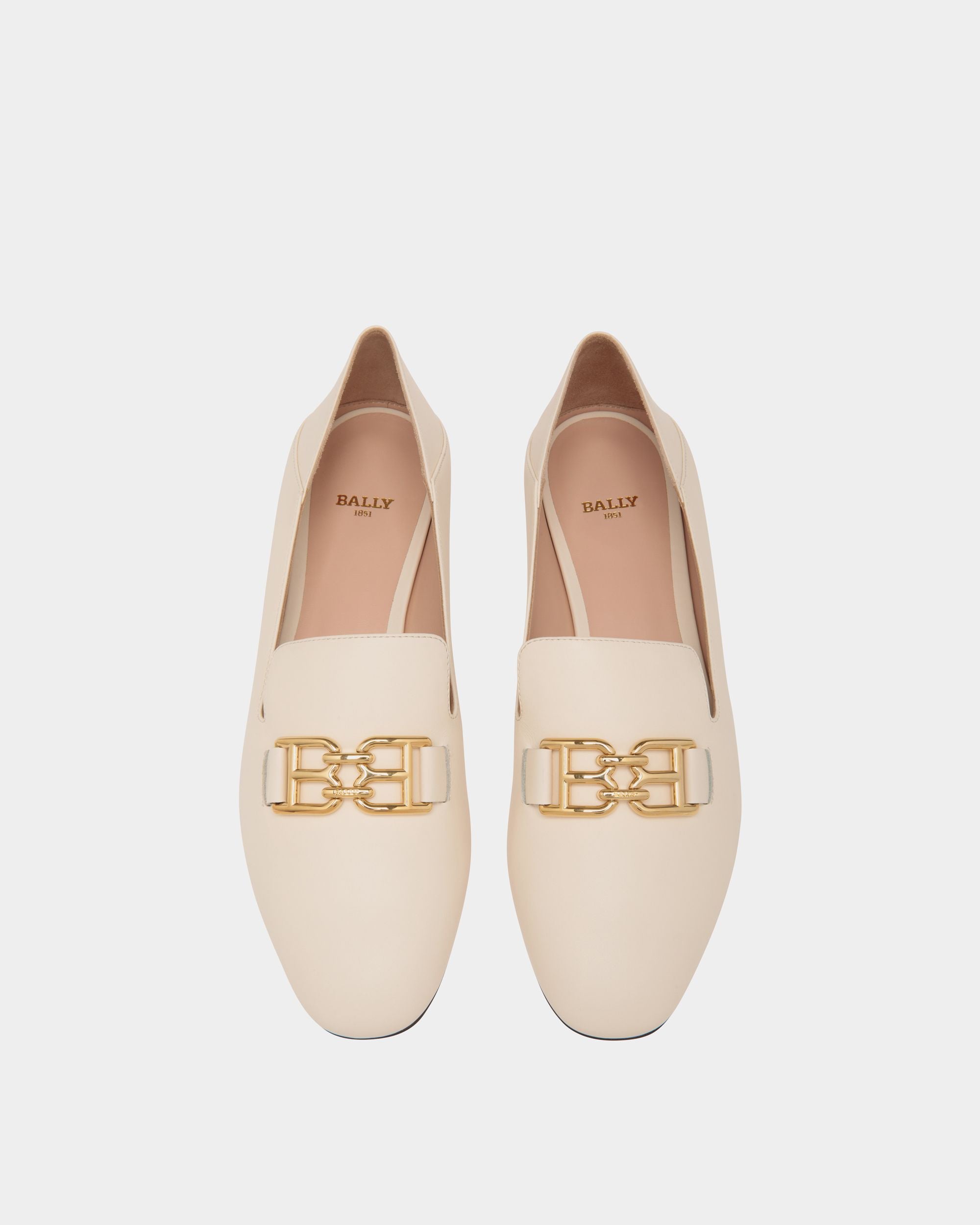 B Chain Flats In White Leather - Damen - Bally - 04
