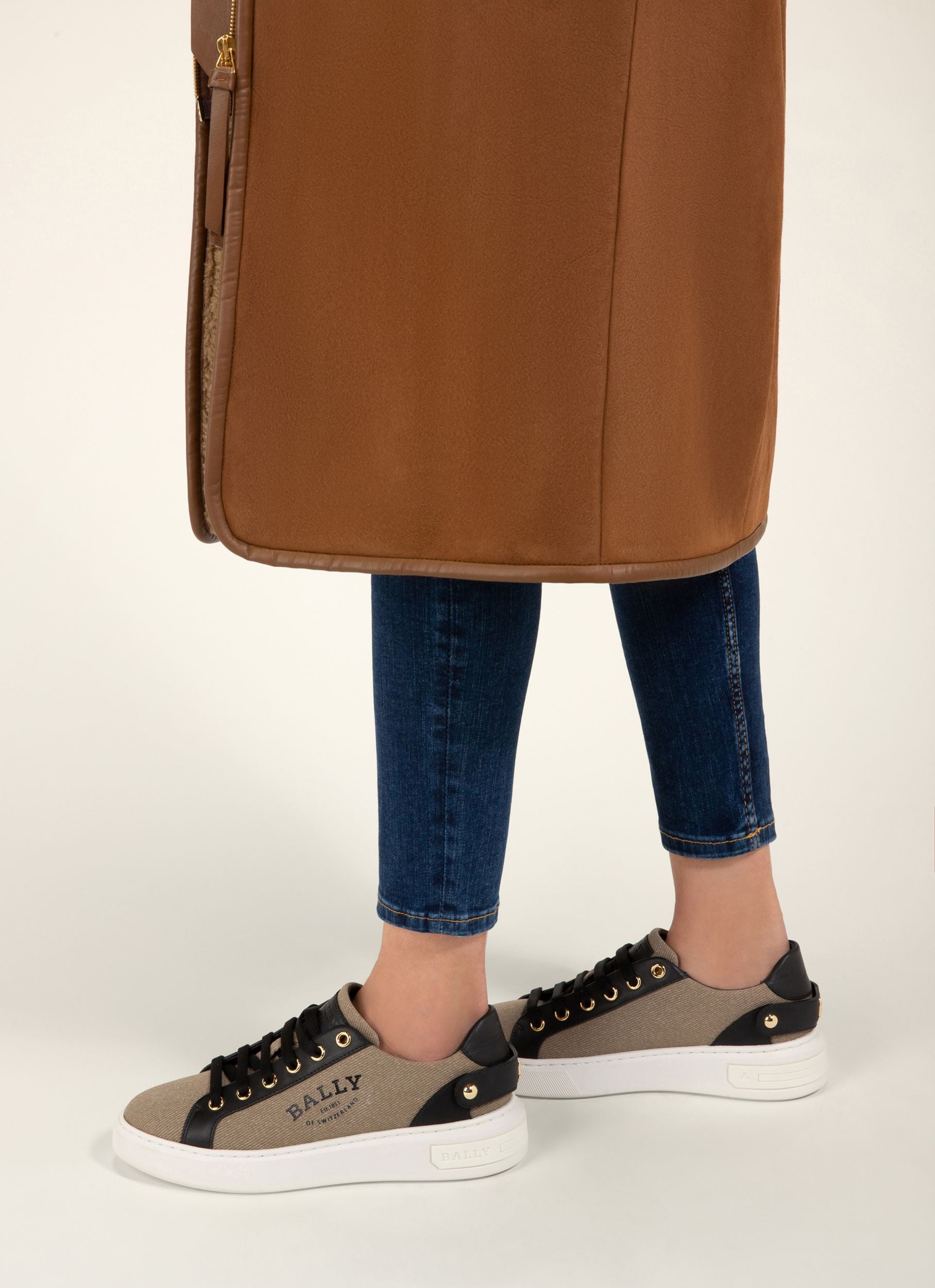 Malya Sneaker Aus Schwarzem Und Sandfarbenem Stoff Und Leder - Damen - Bally - 06