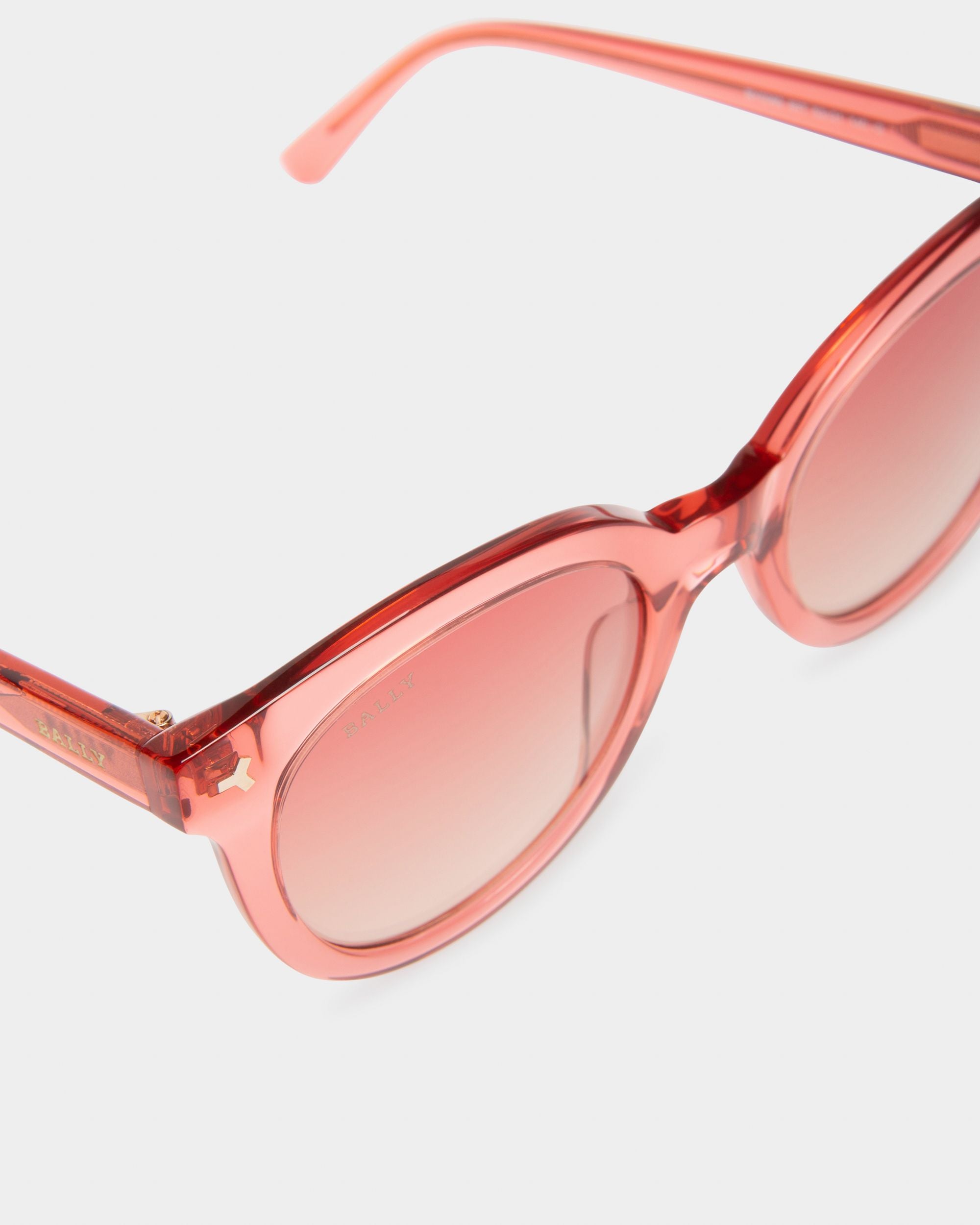 Sparkle Sonnenbrille Aus Acetat In Transparenter Koralle Mit Bordeauxroten Verlaufsgläsern - Damen - Bally - 02