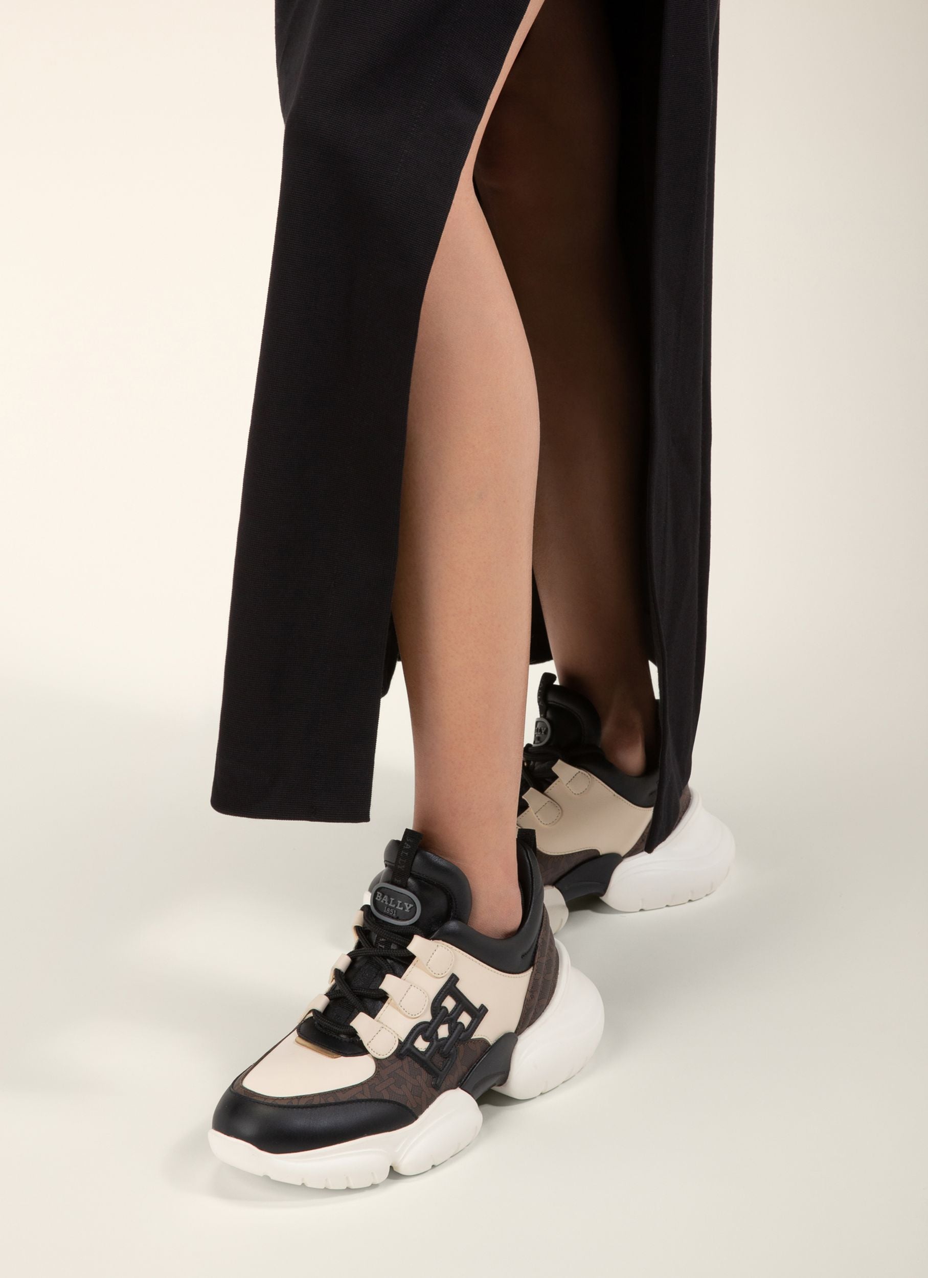 Claires Sneaker Aus Schwarzem Und Elfenbeinfarbenem Leder - Damen - Bally - 06