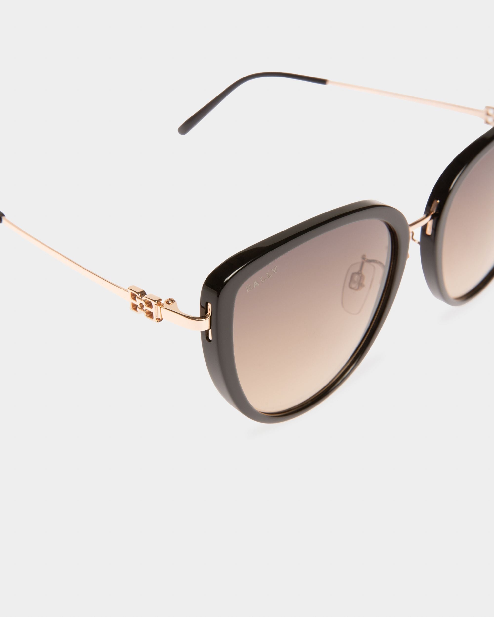 Aura Sonnenbrille Aus Acetat Und Metall In Glänzendem Schwarz Mit Rauchfarbenen Verlaufsgläsern - Damen - Bally - 02
