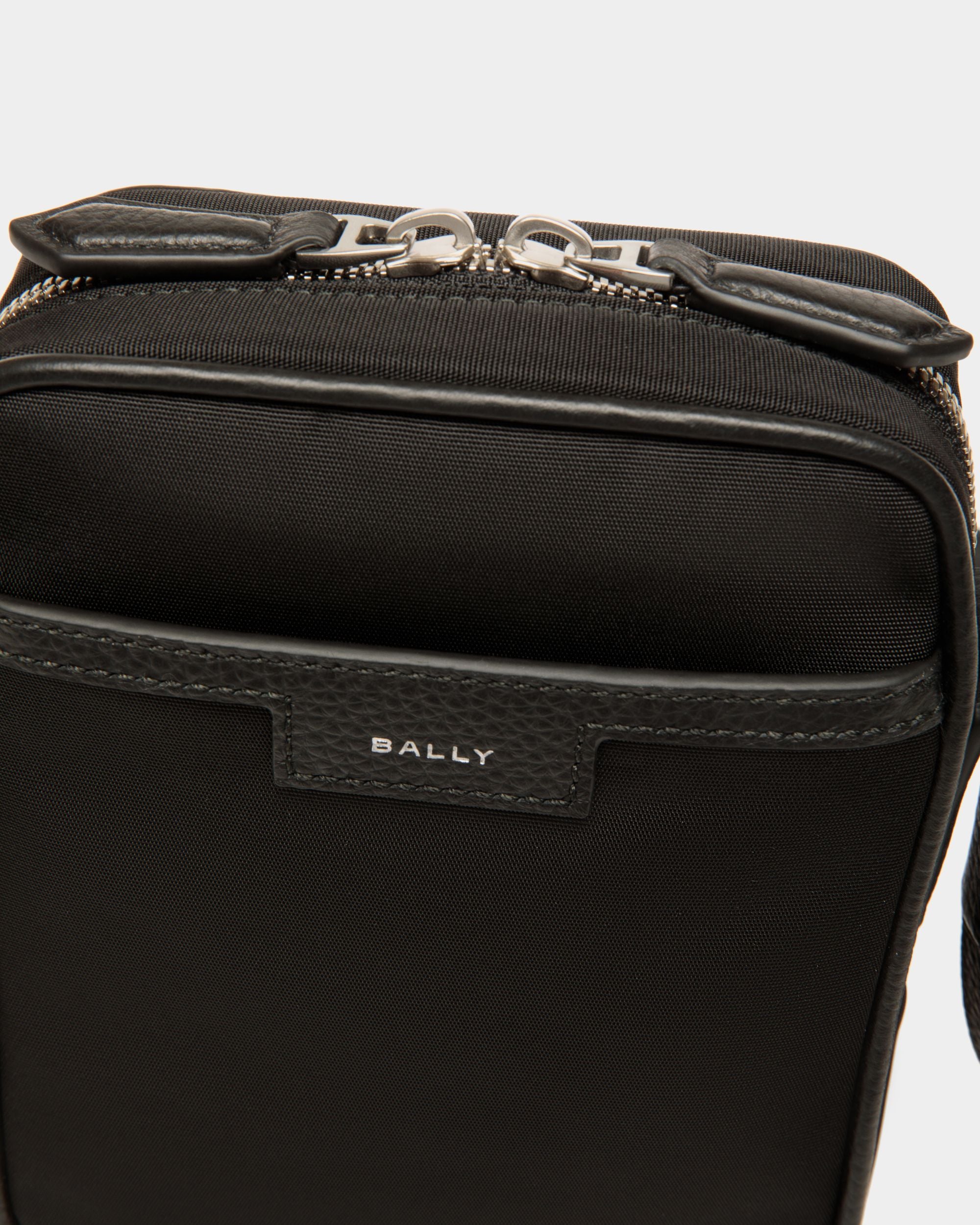 Code Umhängetasche Aus Nylon In Schwarz - Herren - Bally - 05