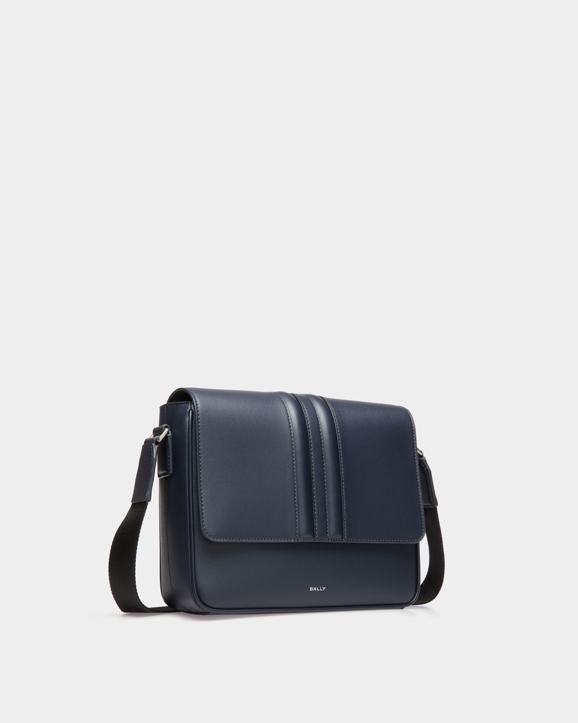Code Umhängetasche Aus Recyceltem Leder In Navy Blue - Herren - Bally - 03
