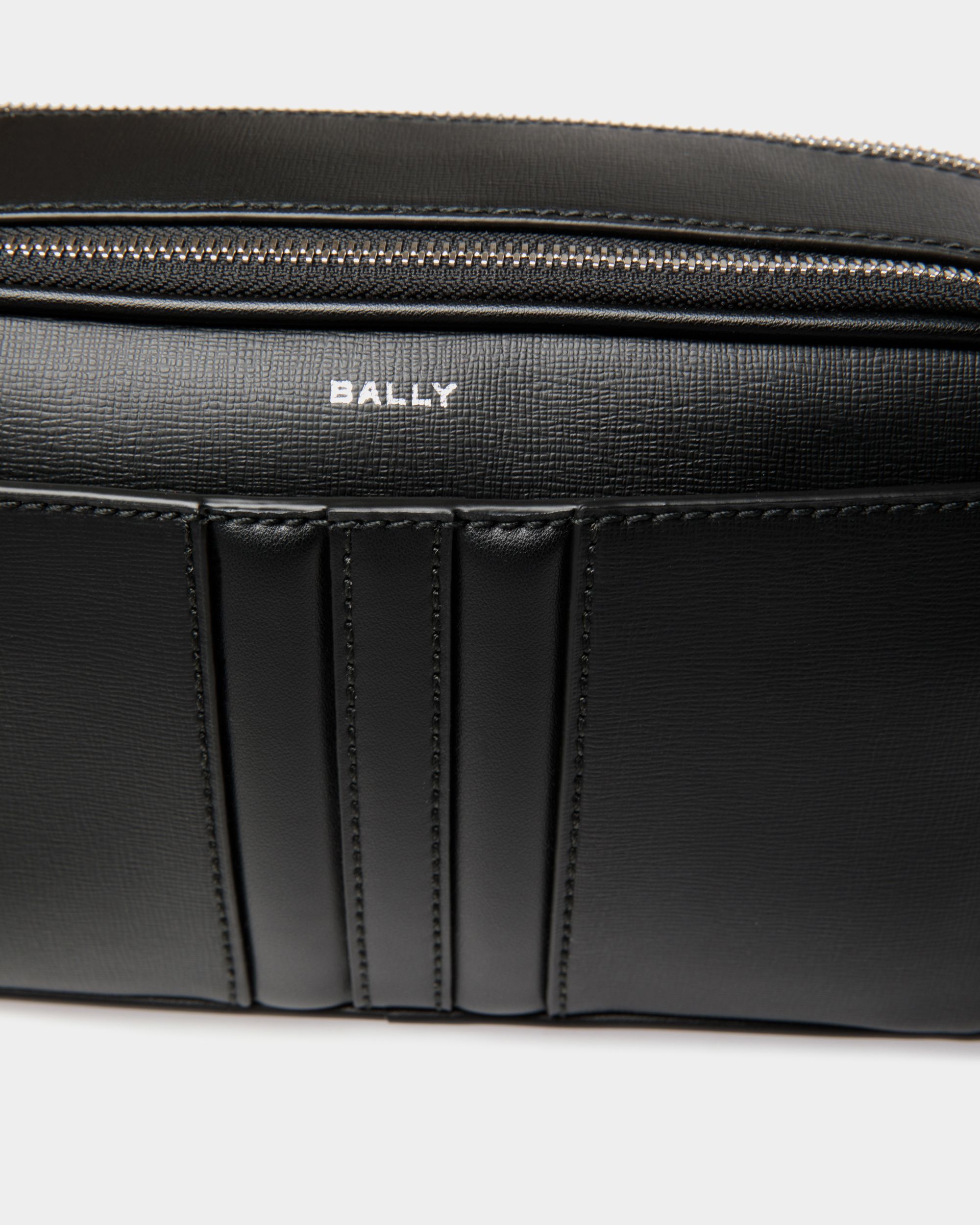 Mythos Umhängetasche Aus Recyceltem Leder In Schwarz - Herren - Bally - 05