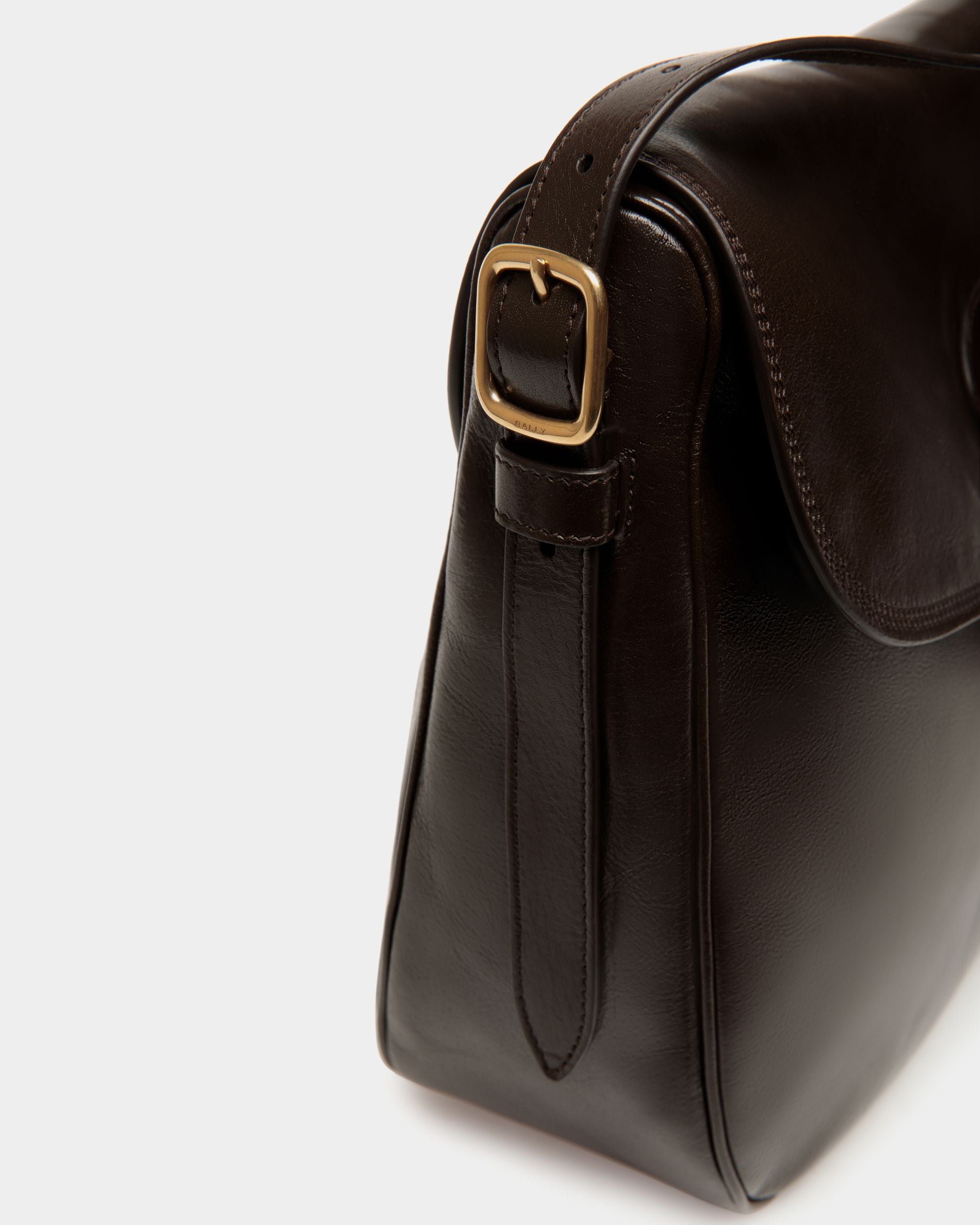 Beckett Umhängetasche Aus Leder In Ebenholzschwarz - Herren - Bally - 05