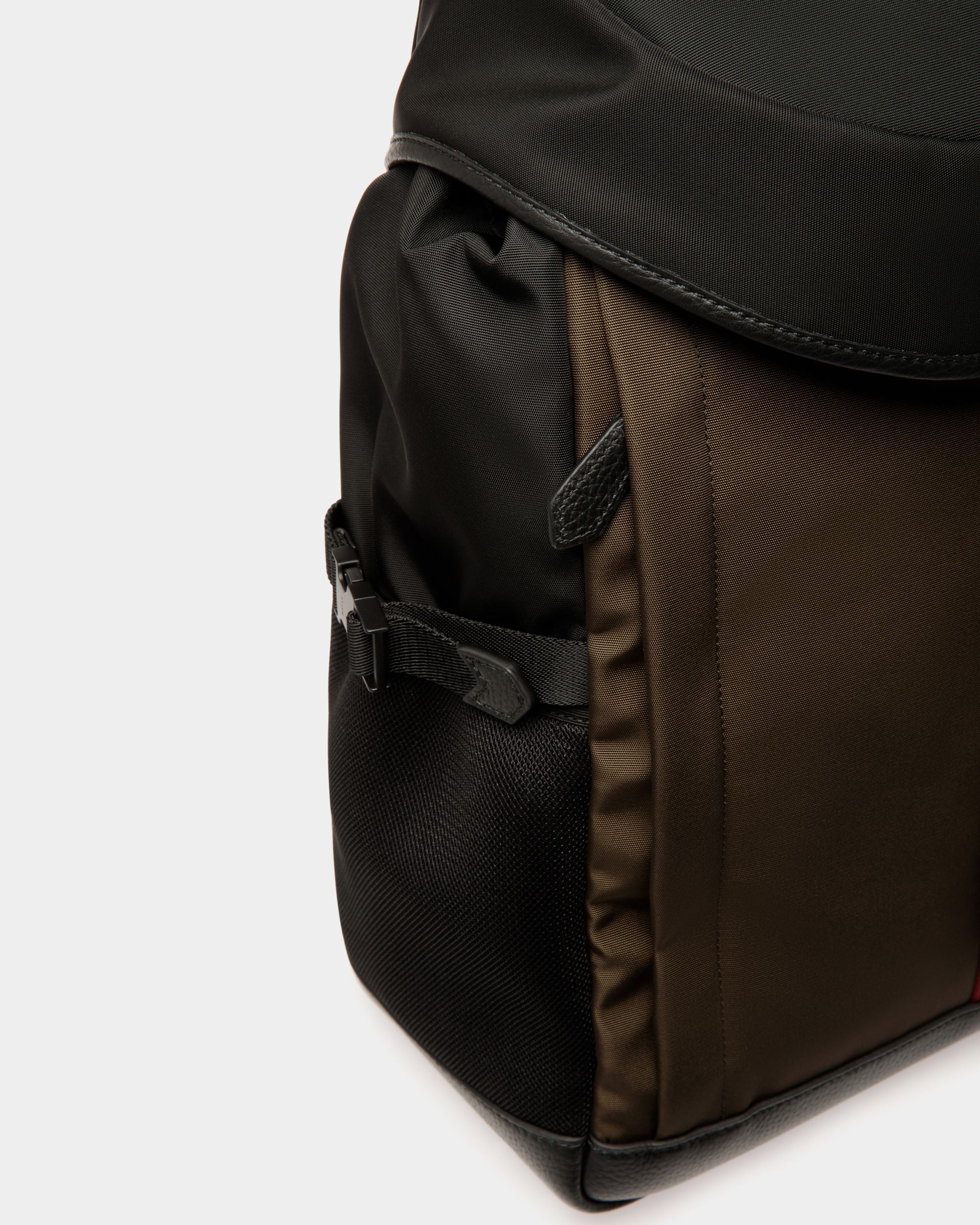 Code Rucksack Aus Nylon In Military Green Und Schwarz - Herren - Bally - 04