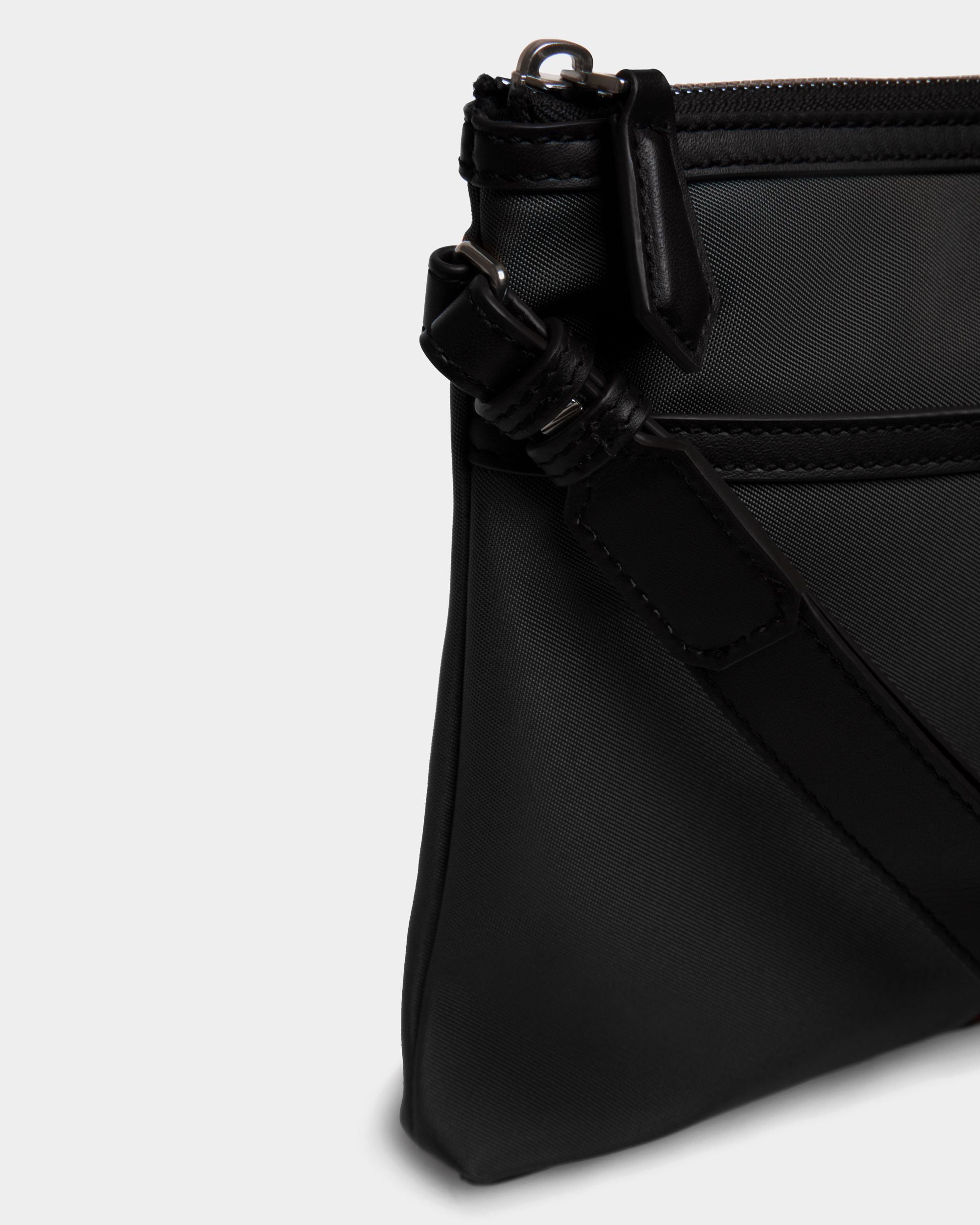 Pochette Code Aus Nylon In Schwarz - Herren - Bally - 06