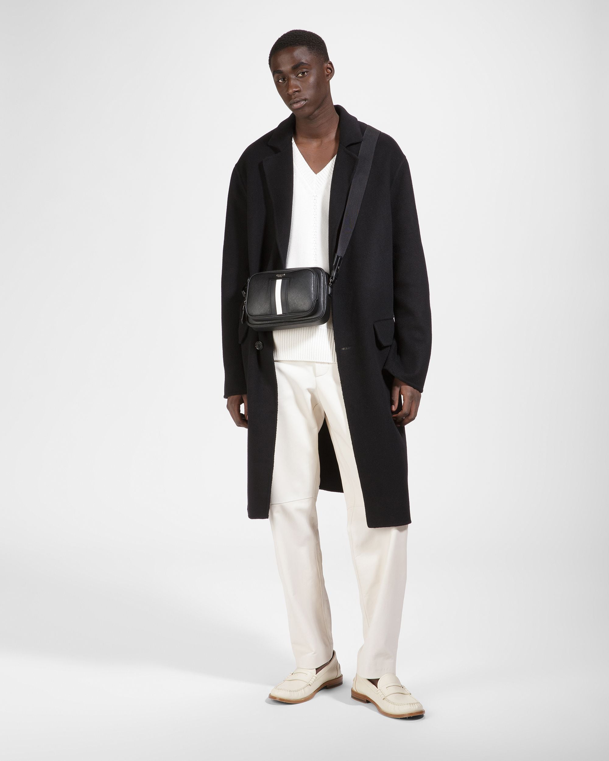 Makeba Umhängetasche Aus Leder In Schwarz Und Knochen - Herren - Bally - 06