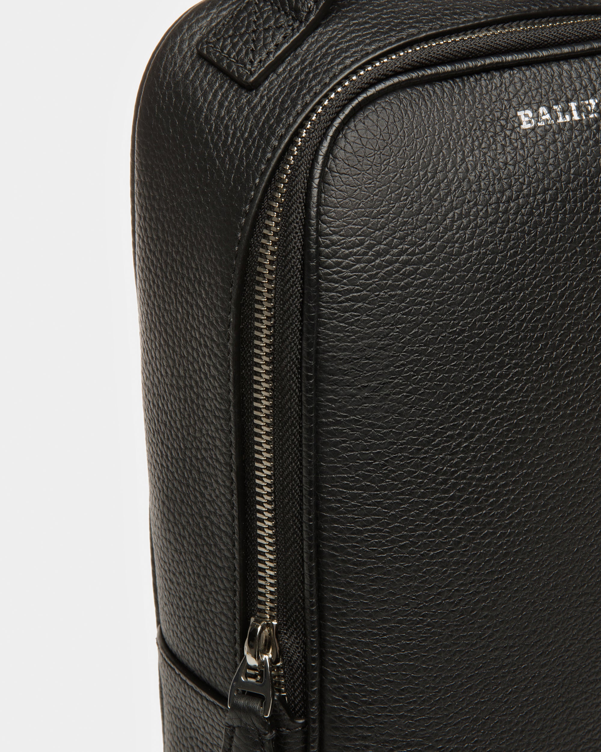 Halikho Sling Bag Aus Leder In Schwarz Und Palladium - Herren - Bally - 03