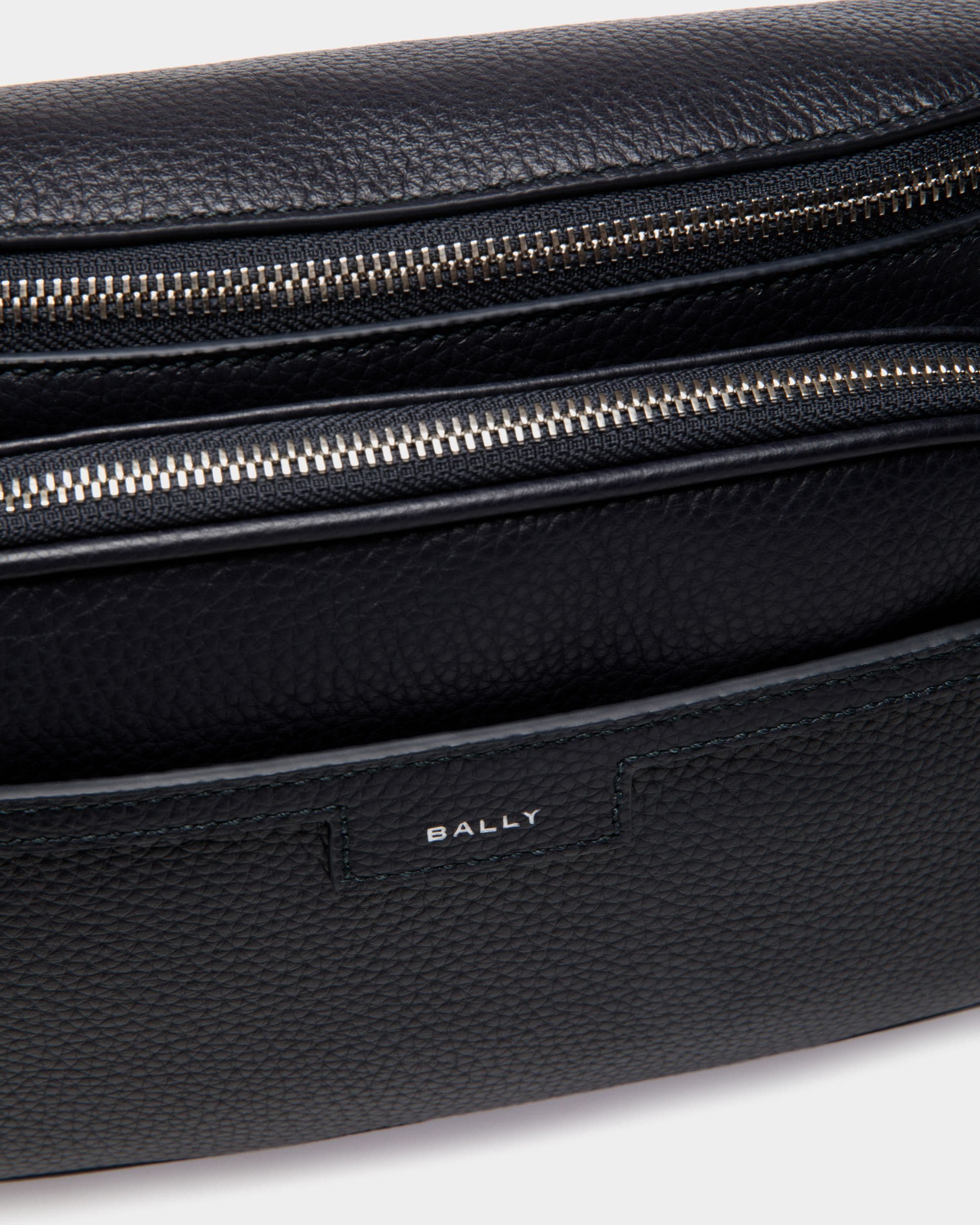 Code Shoulder Bag In Blue Leather - Herren - Bally - 05