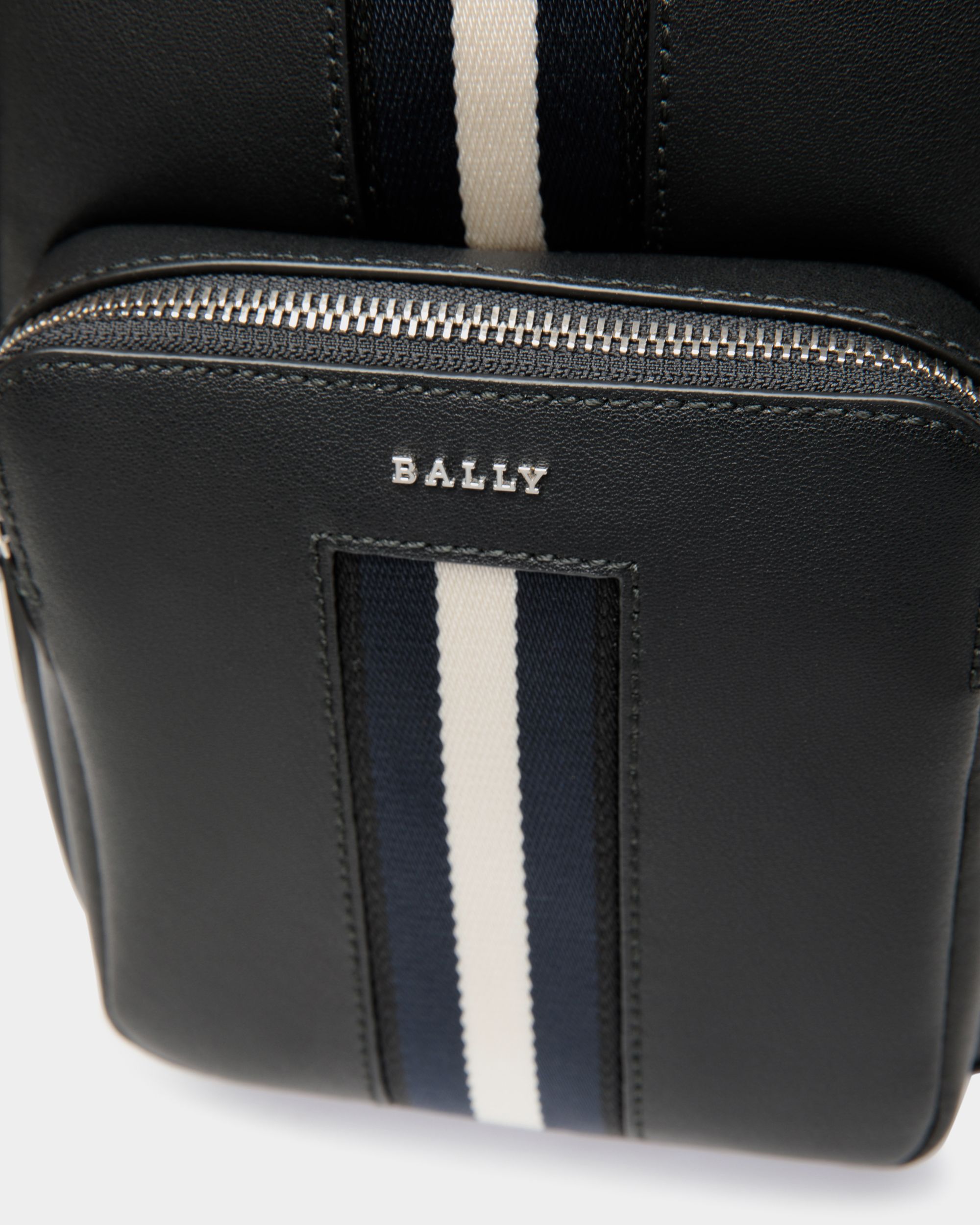 Shoulder Bag In Black Leather - Herren - Bally - 05