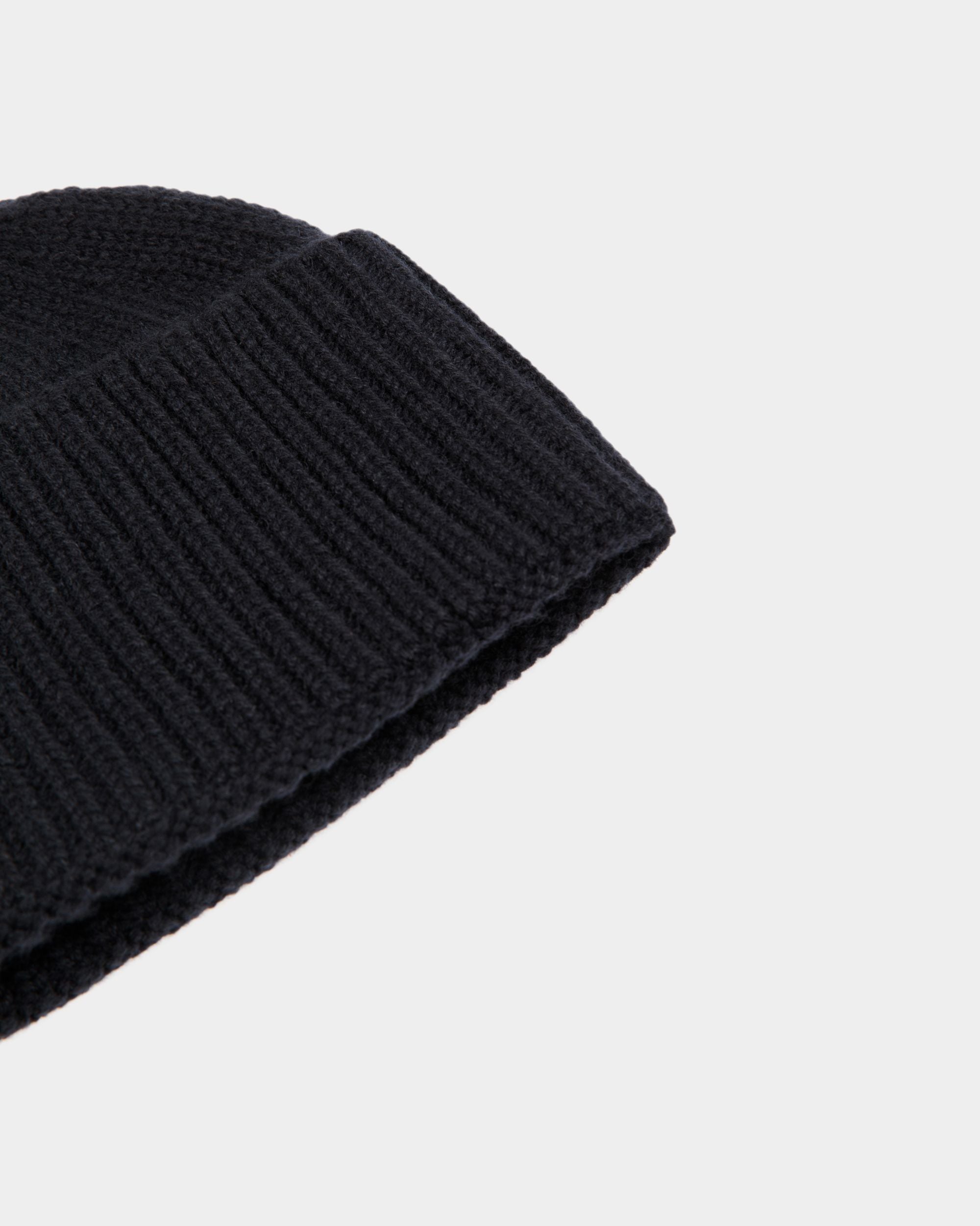 Beanie Aus Kaschmir In Navy Blue - Herren - Bally - 04