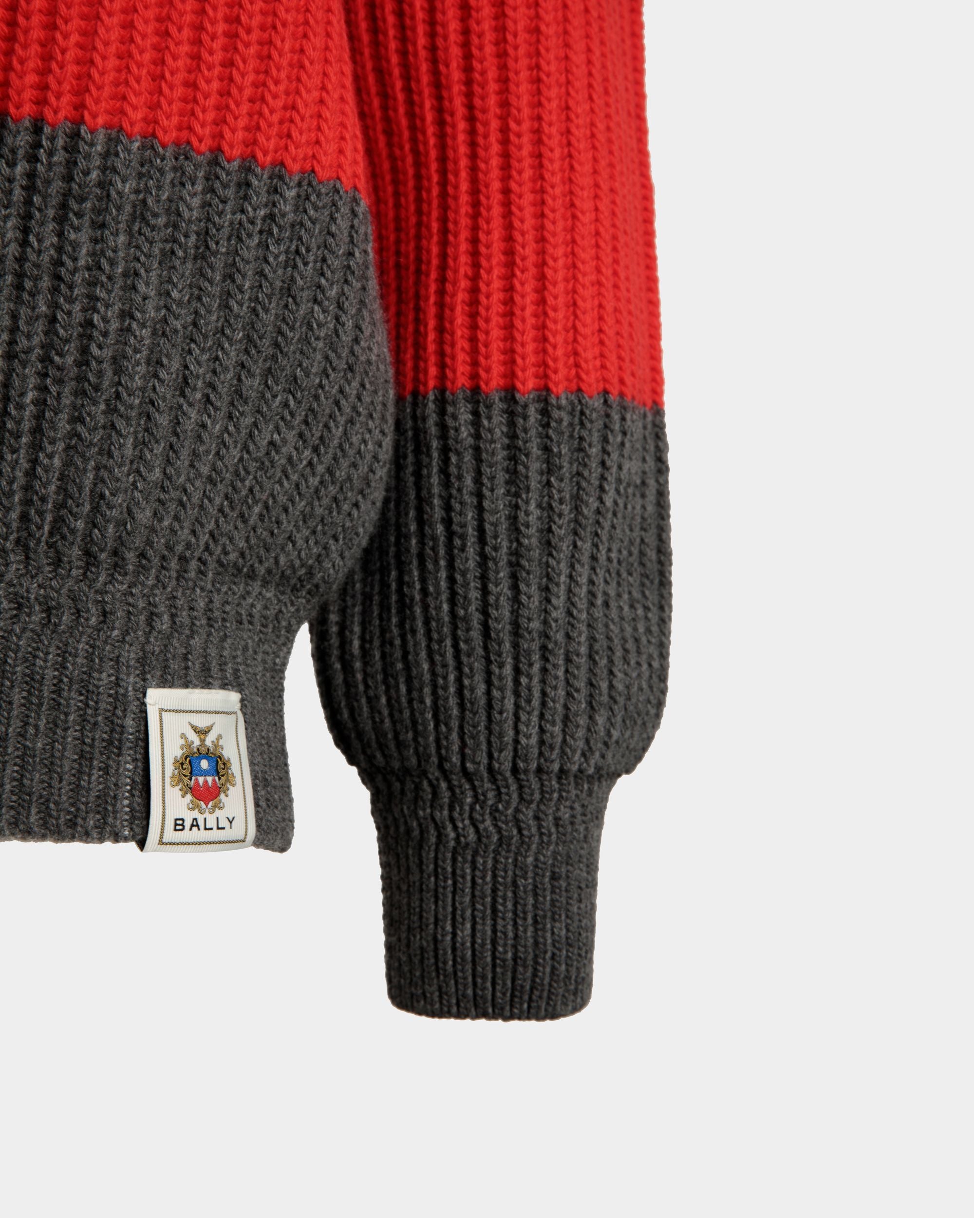 Rundhalspullover Aus Wolle In Candy Red Und Dunkelgrau Mit Bally Crest Logo - Herren - Bally - 02