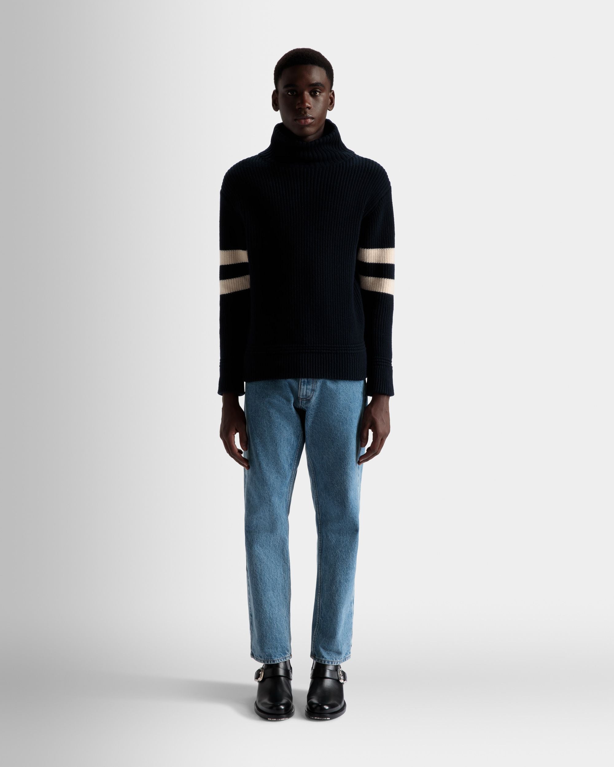 Rollkragenpullover Aus Wolle In Elfenbein Und Tintenblau - Herren - Bally - 02