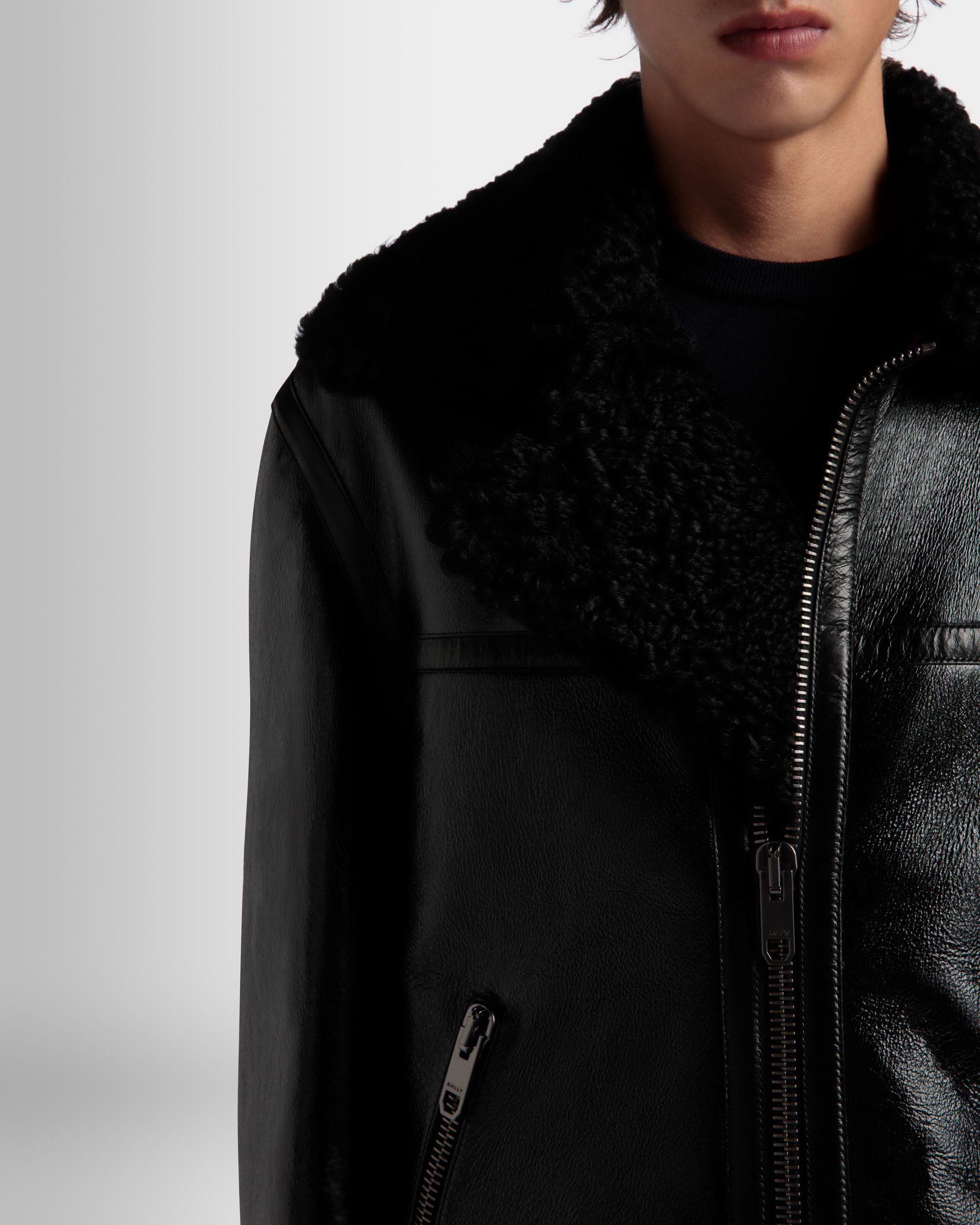 Bomberjacke Aus Leder In Schwarz Aus Der Adrien Brody Travel-Kollektion - Herren - Bally - 04