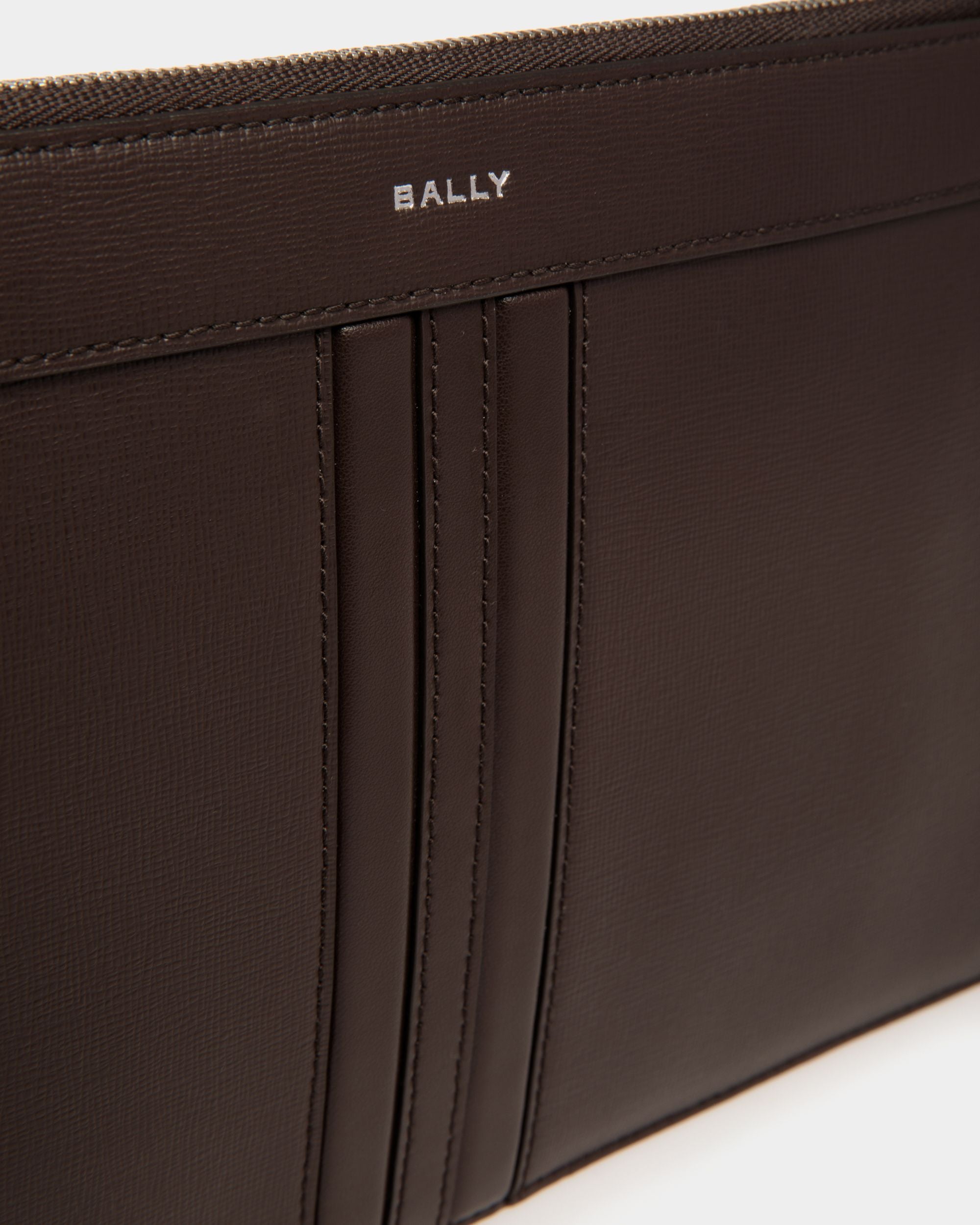 Mythos Pochette Aus Recyceltem Leder In Ebenholz - Herren - Bally - 04