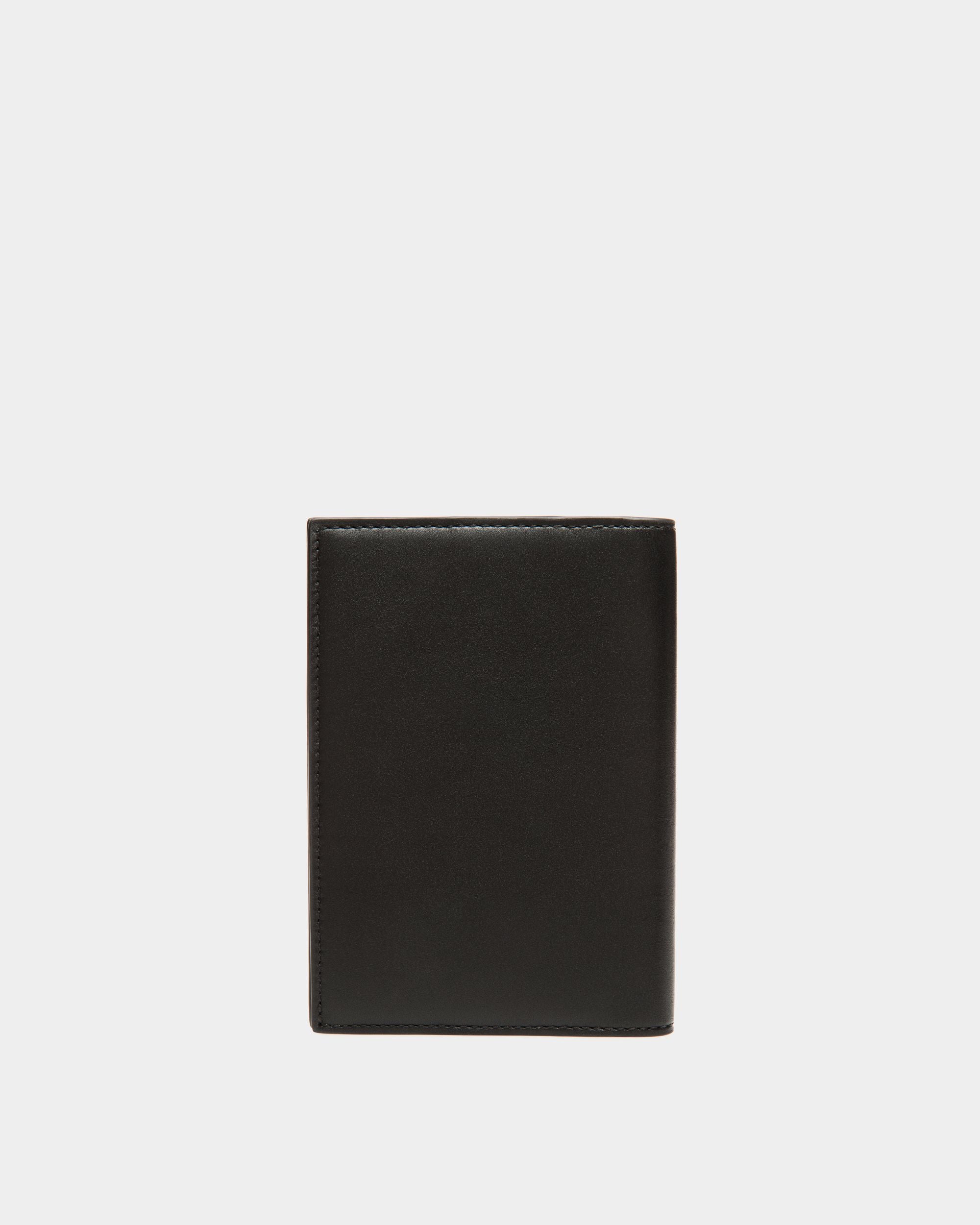 Reisepassetui Aus Leder In Schwarz Und Gelb Aus Der Adrien Brody Travel-Kollektion - Herren - Bally - 02
