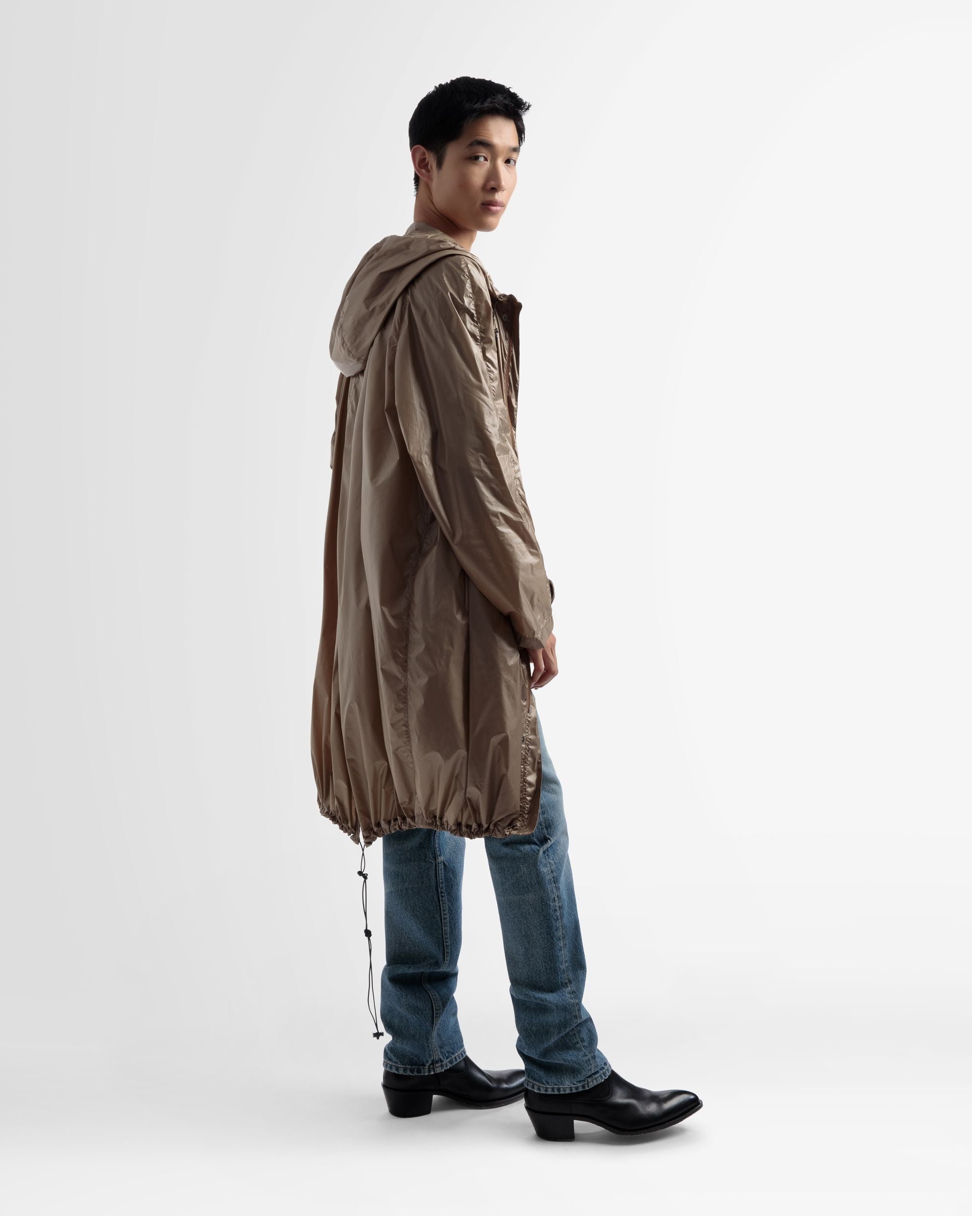 Wasserdichtes Kapuzencape Aus Technischem Gewebe In Desert - Herren - Bally - 04