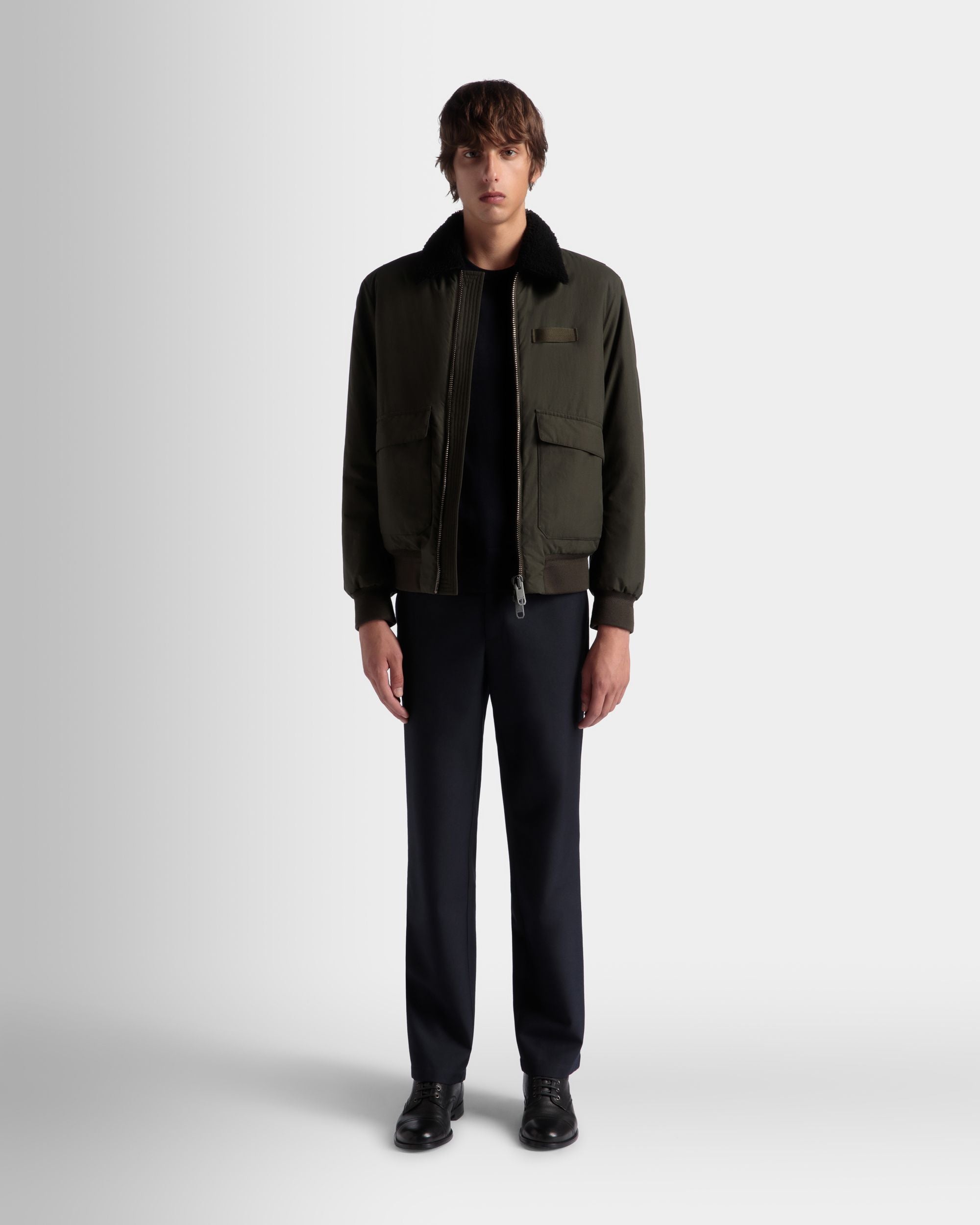 Bomberjacke Aus Nylon In Olive Green Aus Der Adrien Brody Travel-Kollektion - Herren - Bally - 02