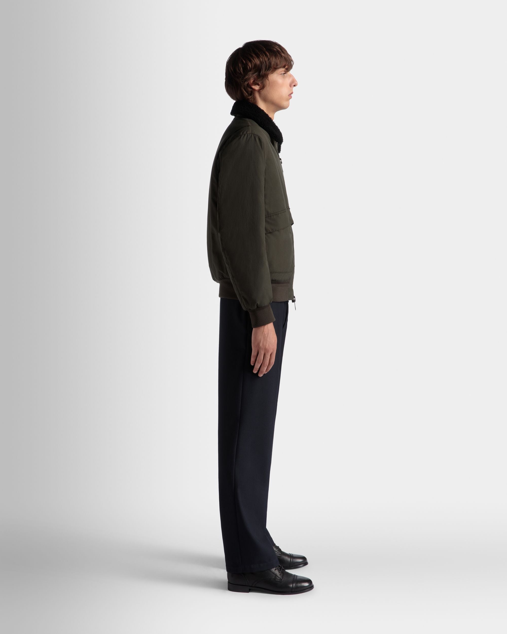Bomberjacke Aus Nylon In Olive Green Aus Der Adrien Brody Travel-Kollektion - Herren - Bally - 06