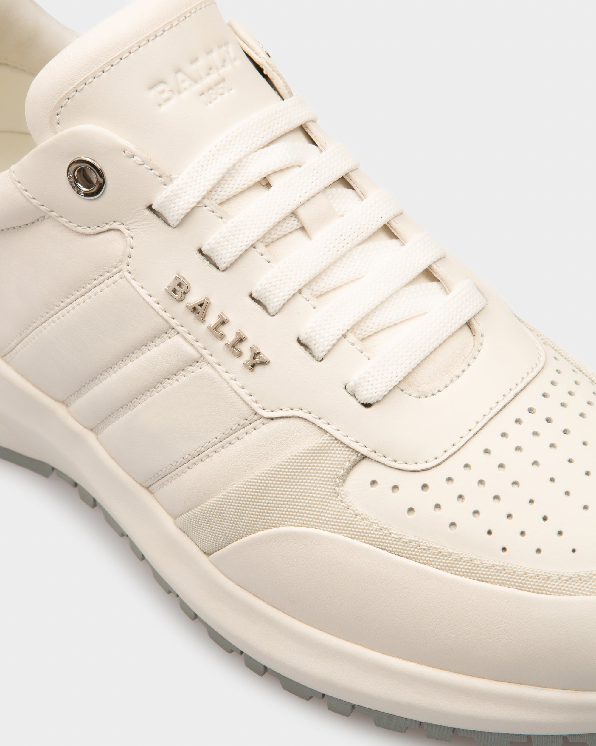 Dessye Sneaker Aus Leder Und Textil In Weiß Und Elfenbein - Herren - Bally - 05