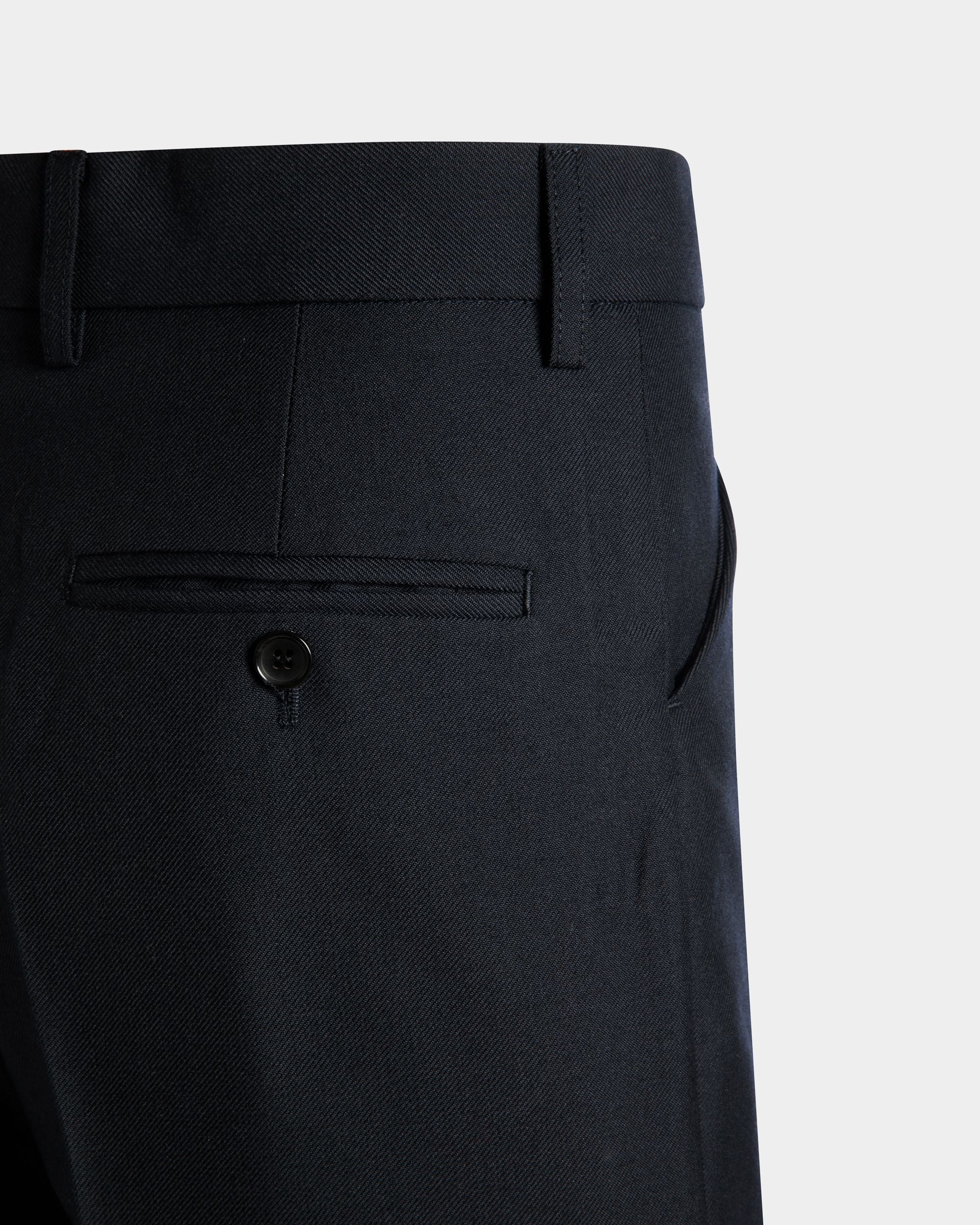 Maßgeschneiderte Hose Aus Einer Wollmischung In Navy Blue - Herren - Bally - 04