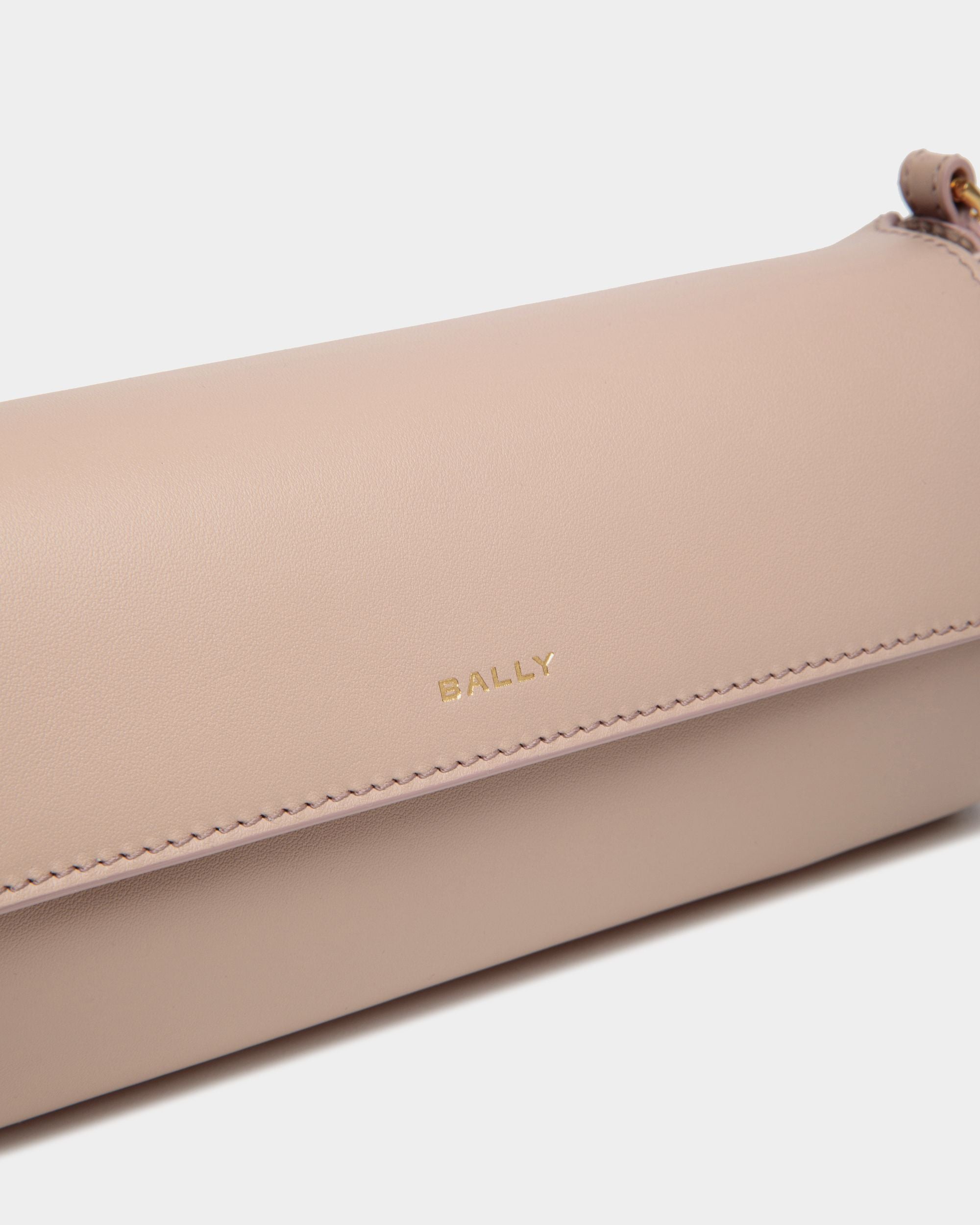 Emblem Minitasche Aus Leder In Light Beige - Damen - Bally - 05