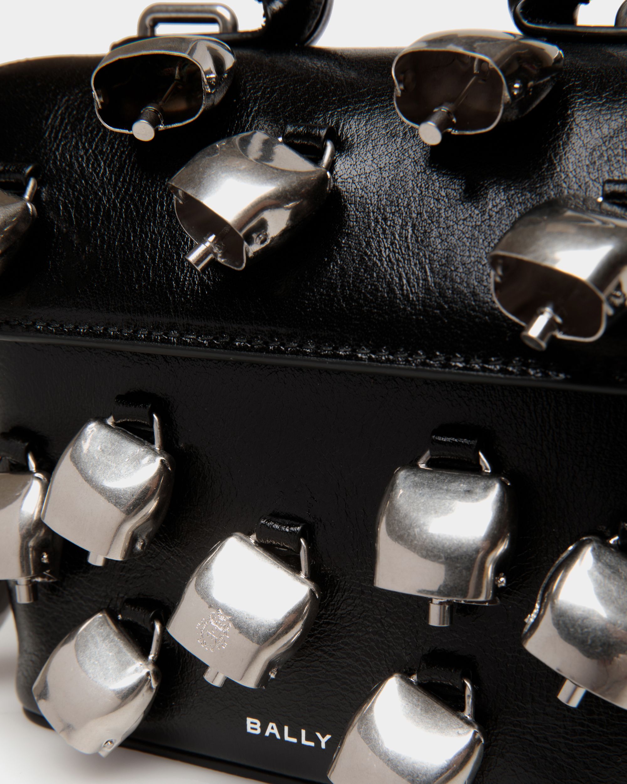 Belle Minibag In Black Leather with Bells - Damen - Bally - 06