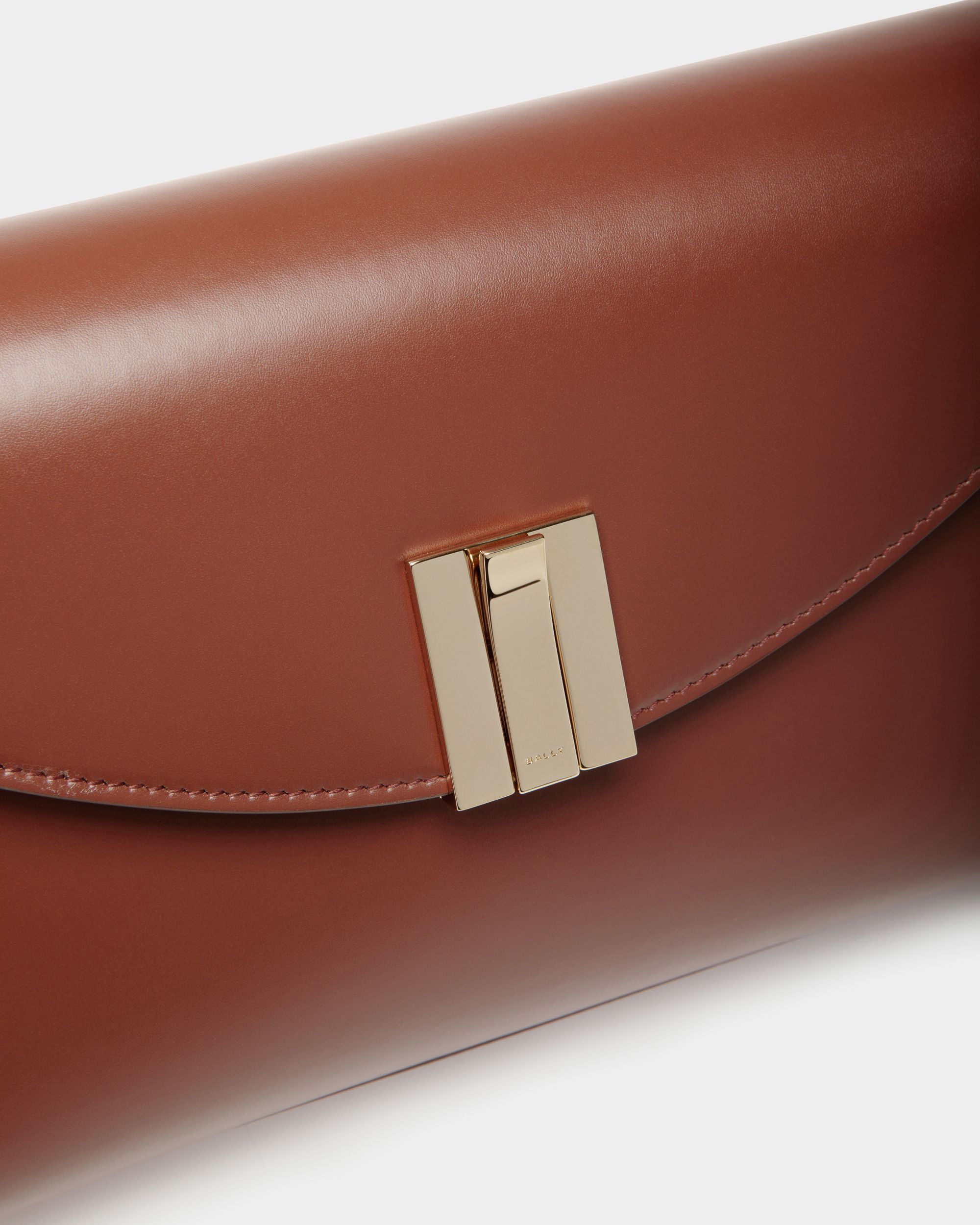 Kleine Henkeltasche Ollam Aus Braunem Leder - Damen - Bally - 05