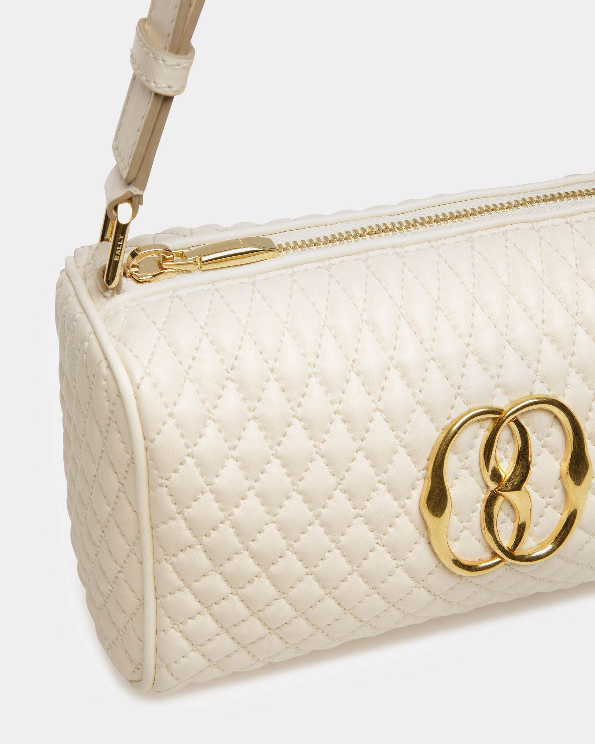 Emblem Minibag Aus Gestepptem Leder - Damen - Bally - 06
