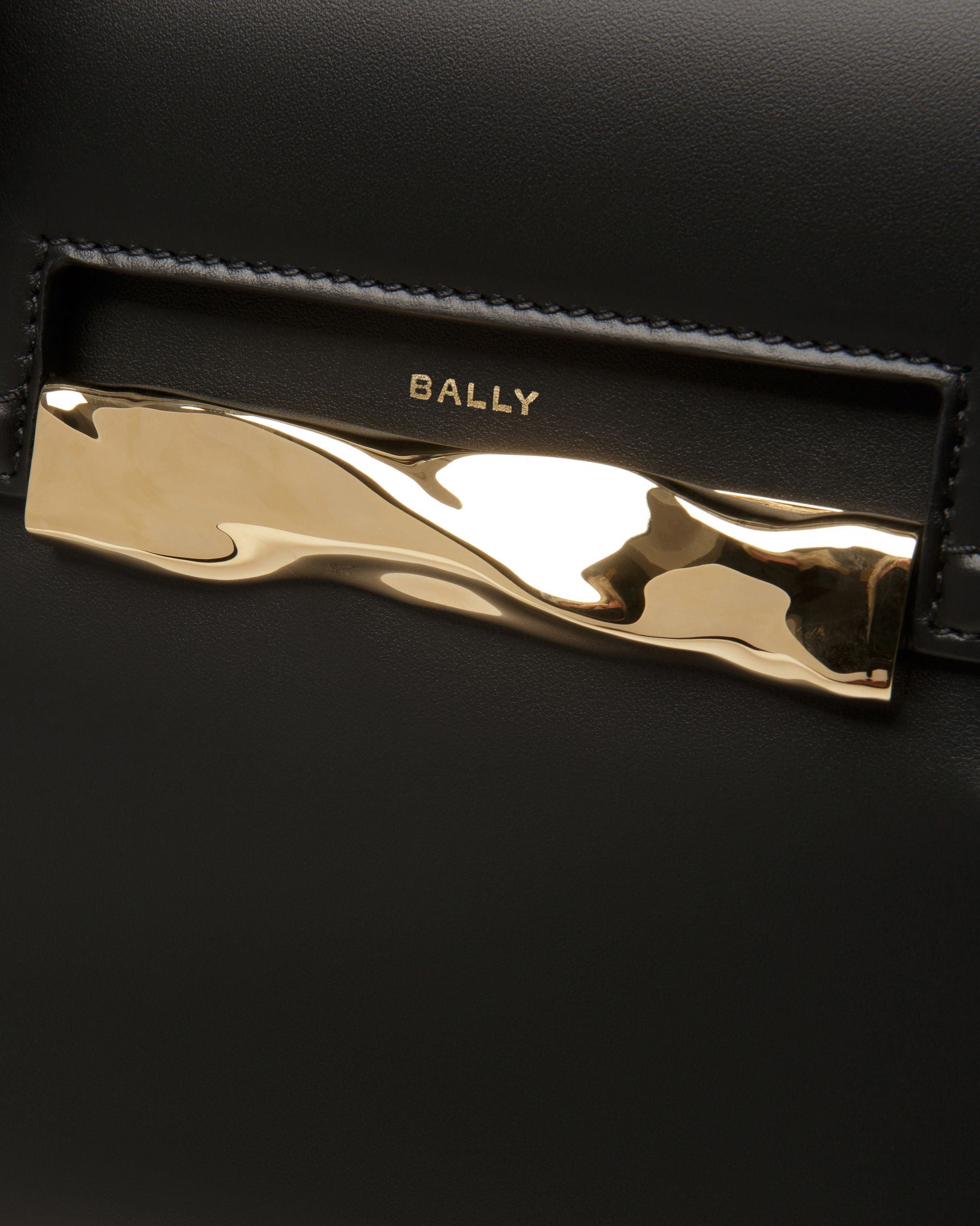 Baroque Umhängetasche Aus Leder in Schwarz - Damen - Bally - 06