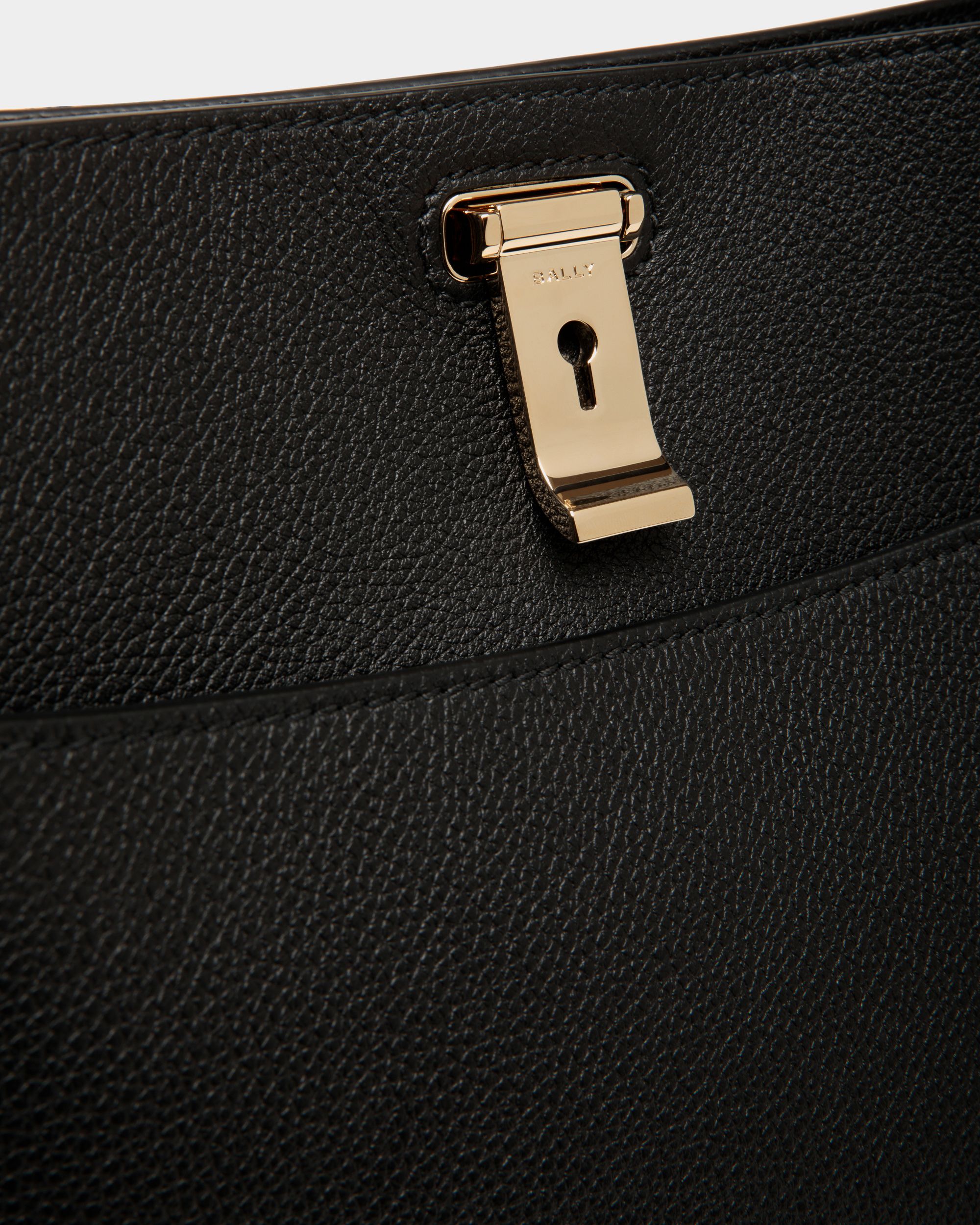 Lock Me Schultertasche Aus Genarbtem Leder In Schwarz - Damen - Bally - 06