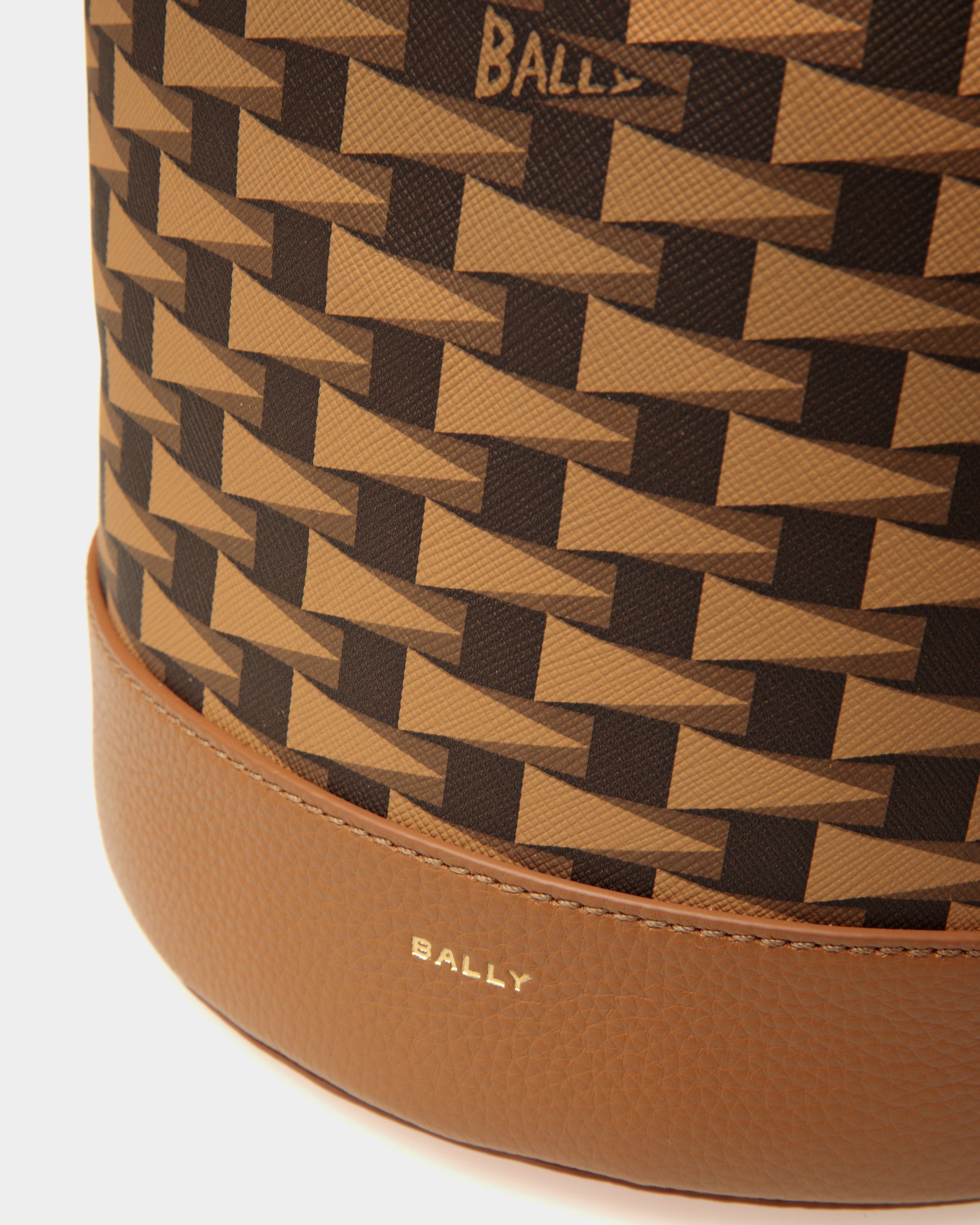 Pennant Beuteltasche Aus TPU In Desert - Damen - Bally - 05