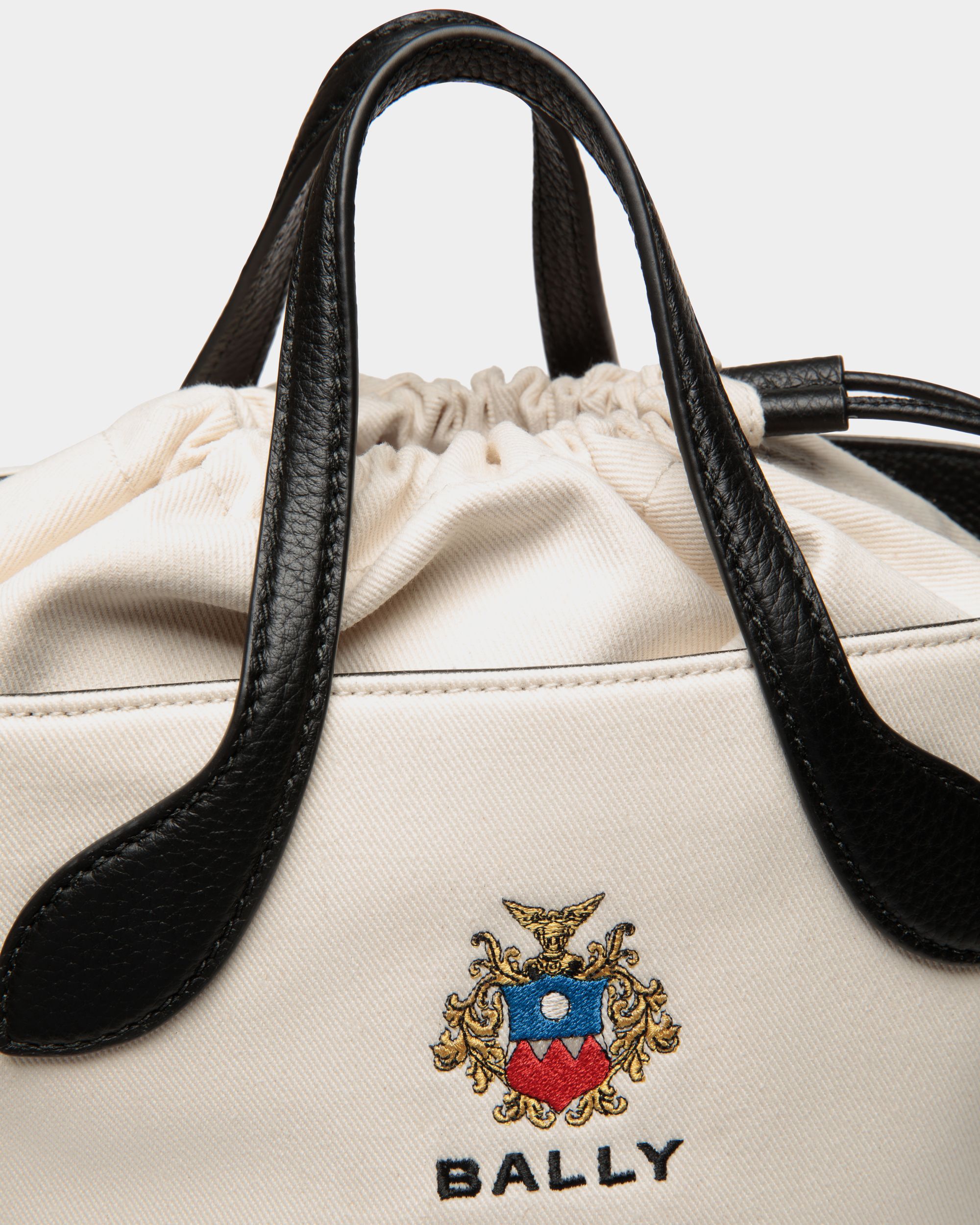 Bally By YK Jeong Beuteltasche Aus Canvas Und Leder In Natur Und Schwarz - Damen - Bally - 03