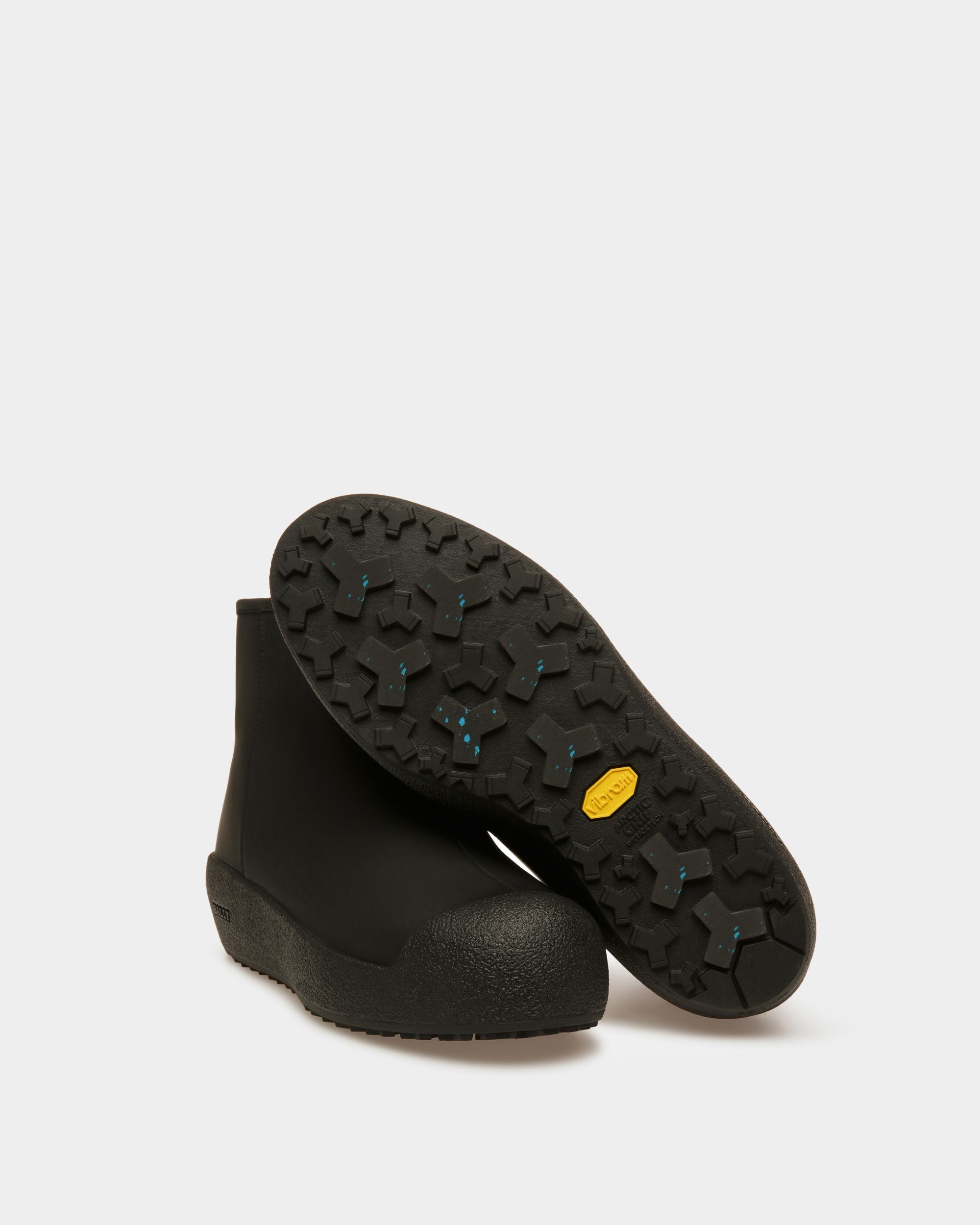 Stiefelette Aus Gummiertem Leder In Schwarz Aus Der Curling Kollektion - Damen - Bally - 09