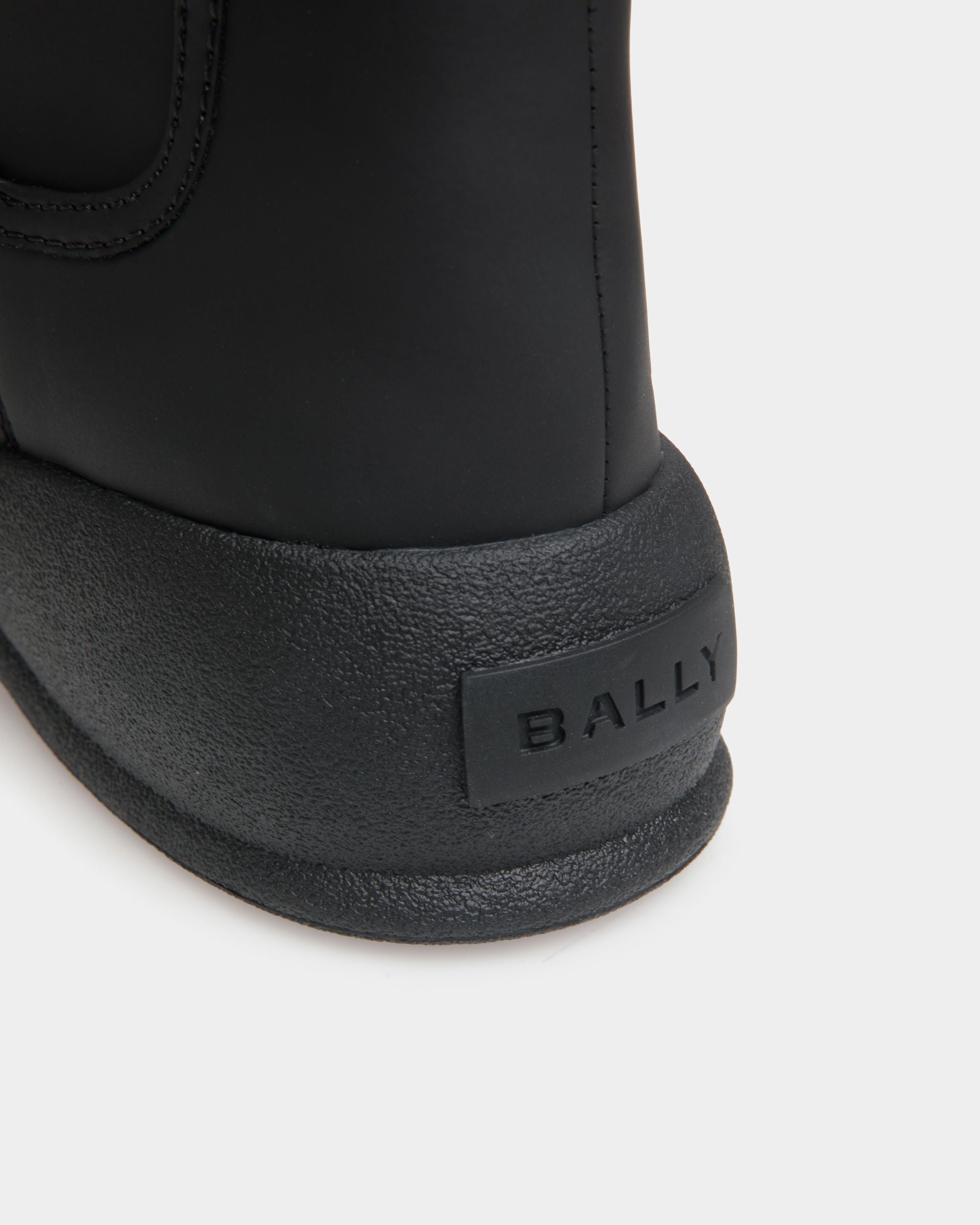Frei Stiefel Aus Gummiertem Schwarzem Leder - Damen - Bally - 05