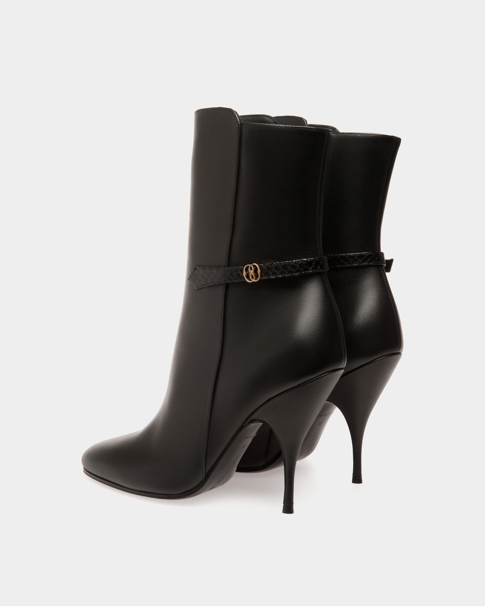 Yconic Booties In Black Leather - Damen - Bally - 03