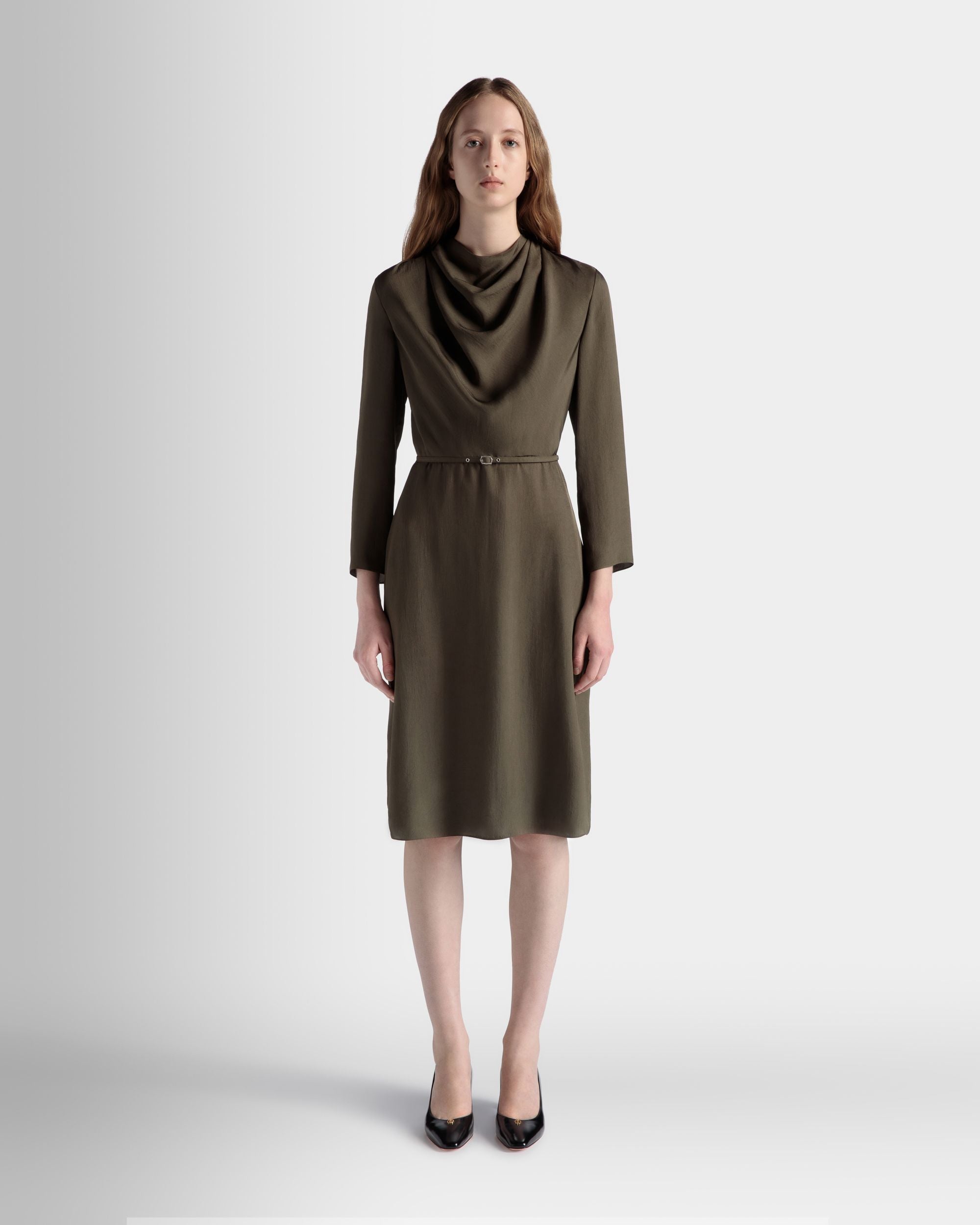 Midikleid Mit Gürtel Aus Fließendem Twill In Military Green - Damen - Bally - 02