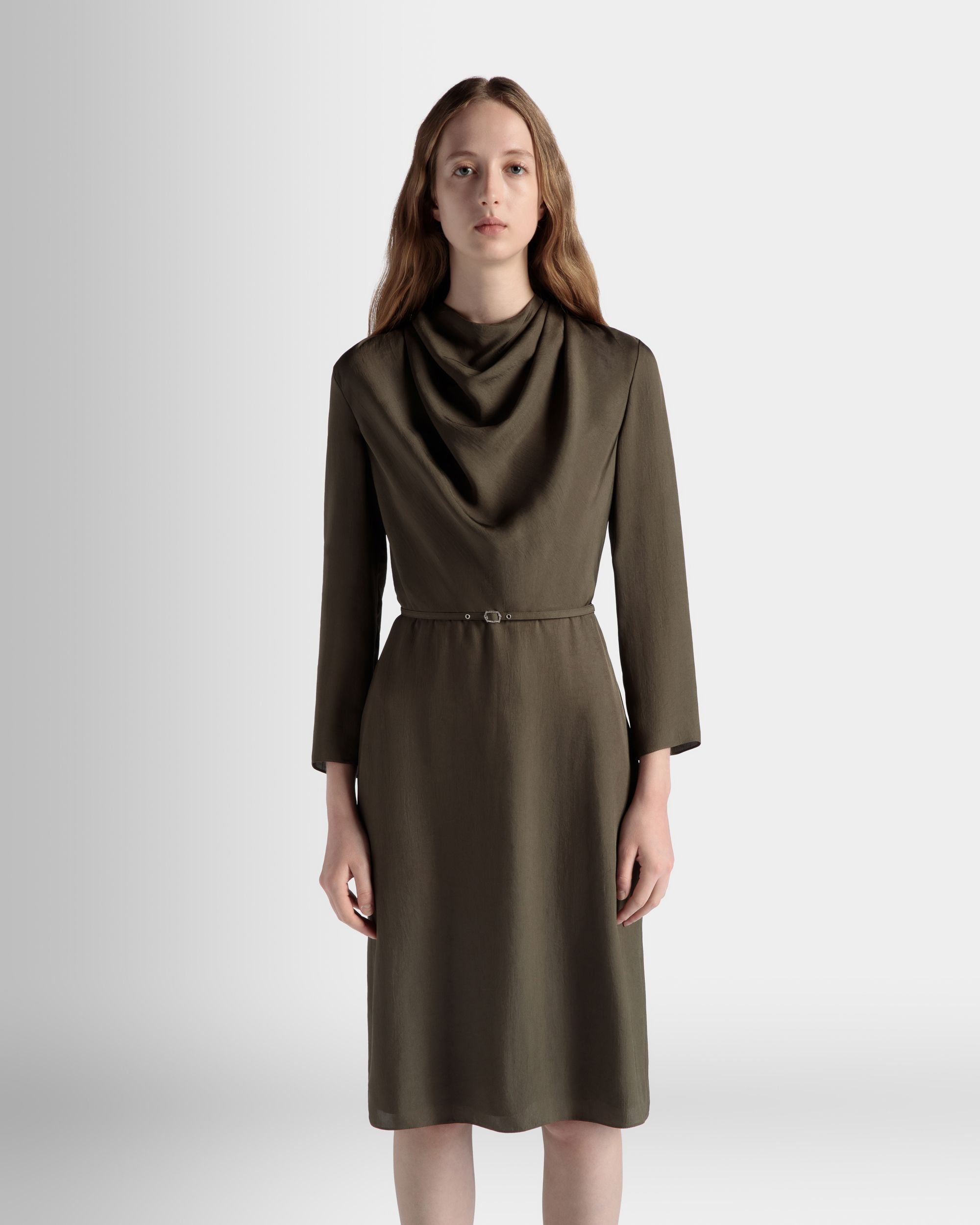 Midikleid Mit Gürtel Aus Fließendem Twill In Military Green - Damen - Bally - 03