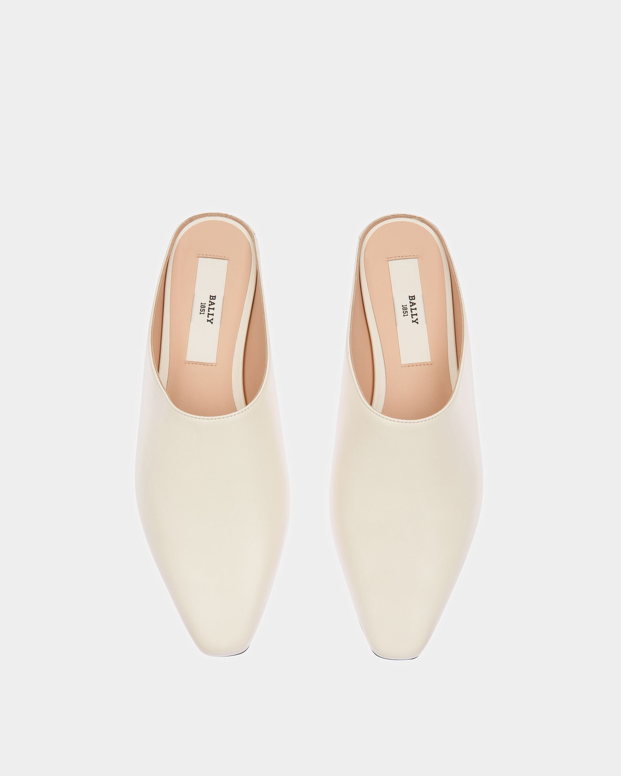Nara Flache Pumps Aus Leder In Elfenbein - Damen - Bally - 02