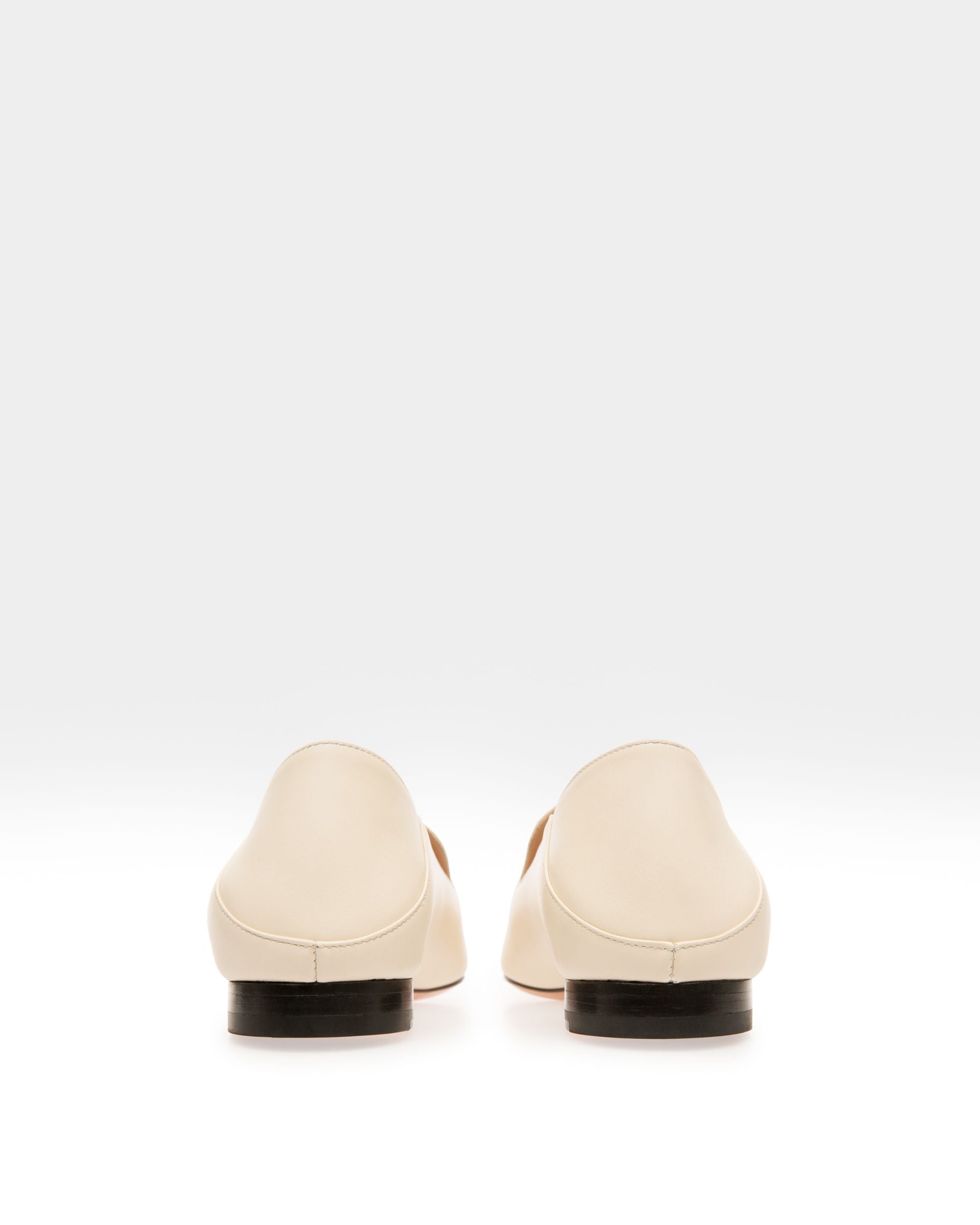 Ellah Flat Loafer Aus Elfenbeinfarbenem Leder - Damen - Bally - 04