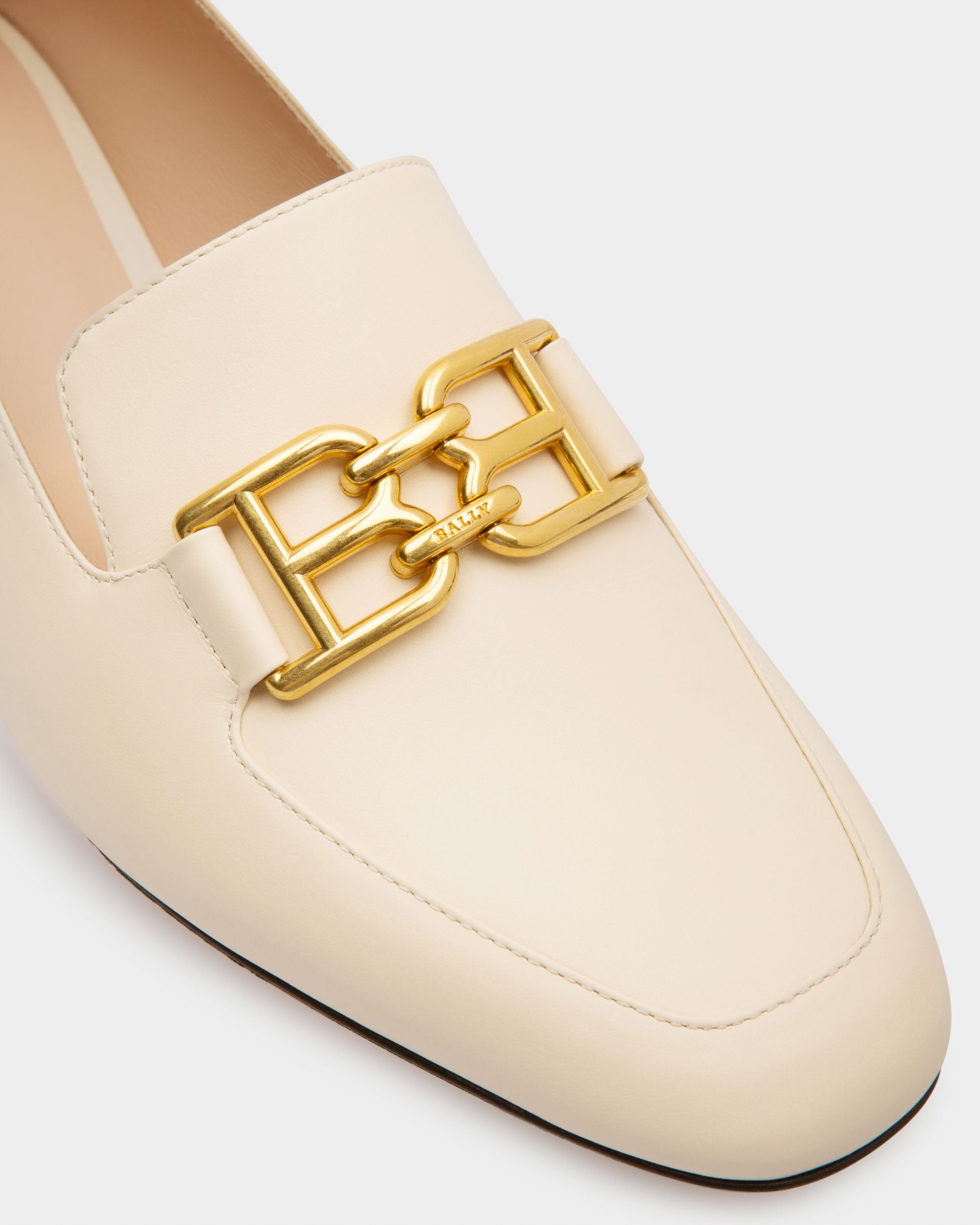 Ellah Flat Loafer Aus Elfenbeinfarbenem Leder - Damen - Bally - 05