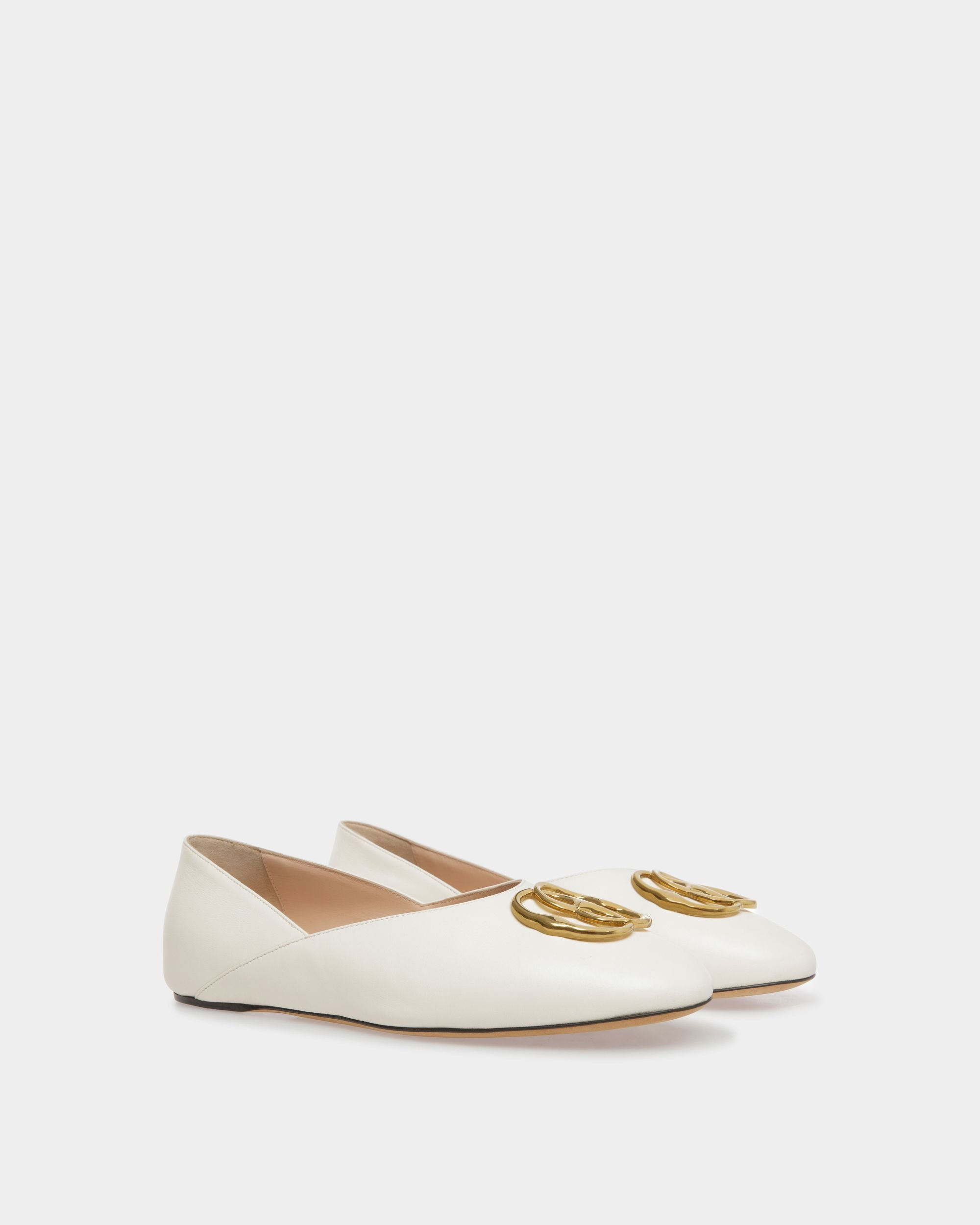 Emblem Slipper Aus Leder In Elfenbein - Damen - Bally - 03