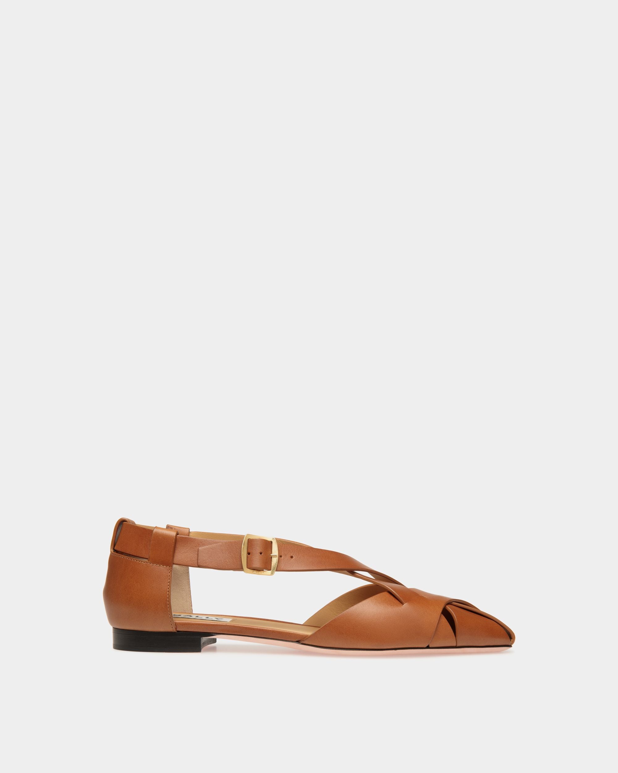 Flache Sylt Sandale Aus Gebürstetem Leder In Braun - Damen - Bally - 01