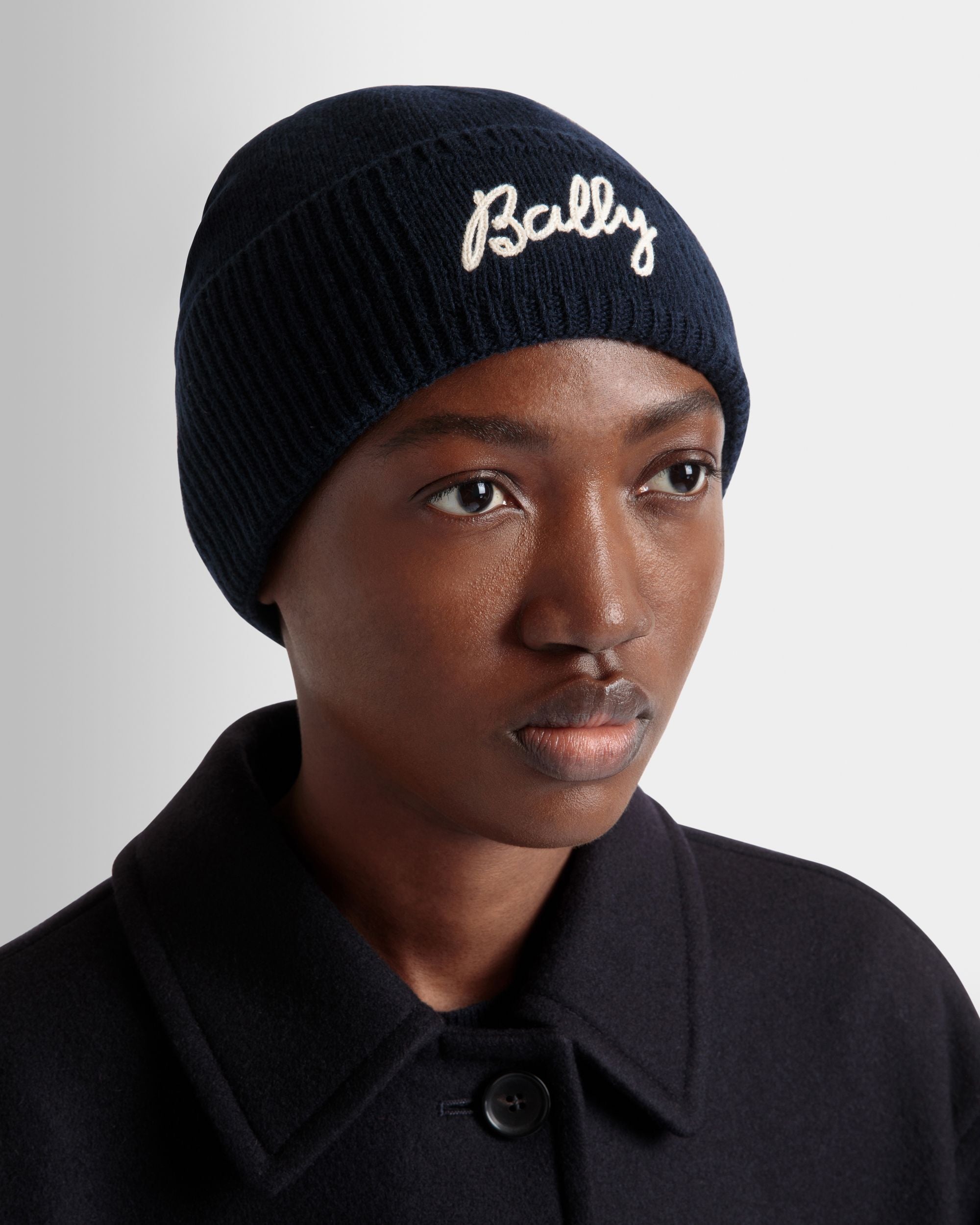Beanie Aus Wolle In Navy Blue Mit Logo - Damen - Bally - 02