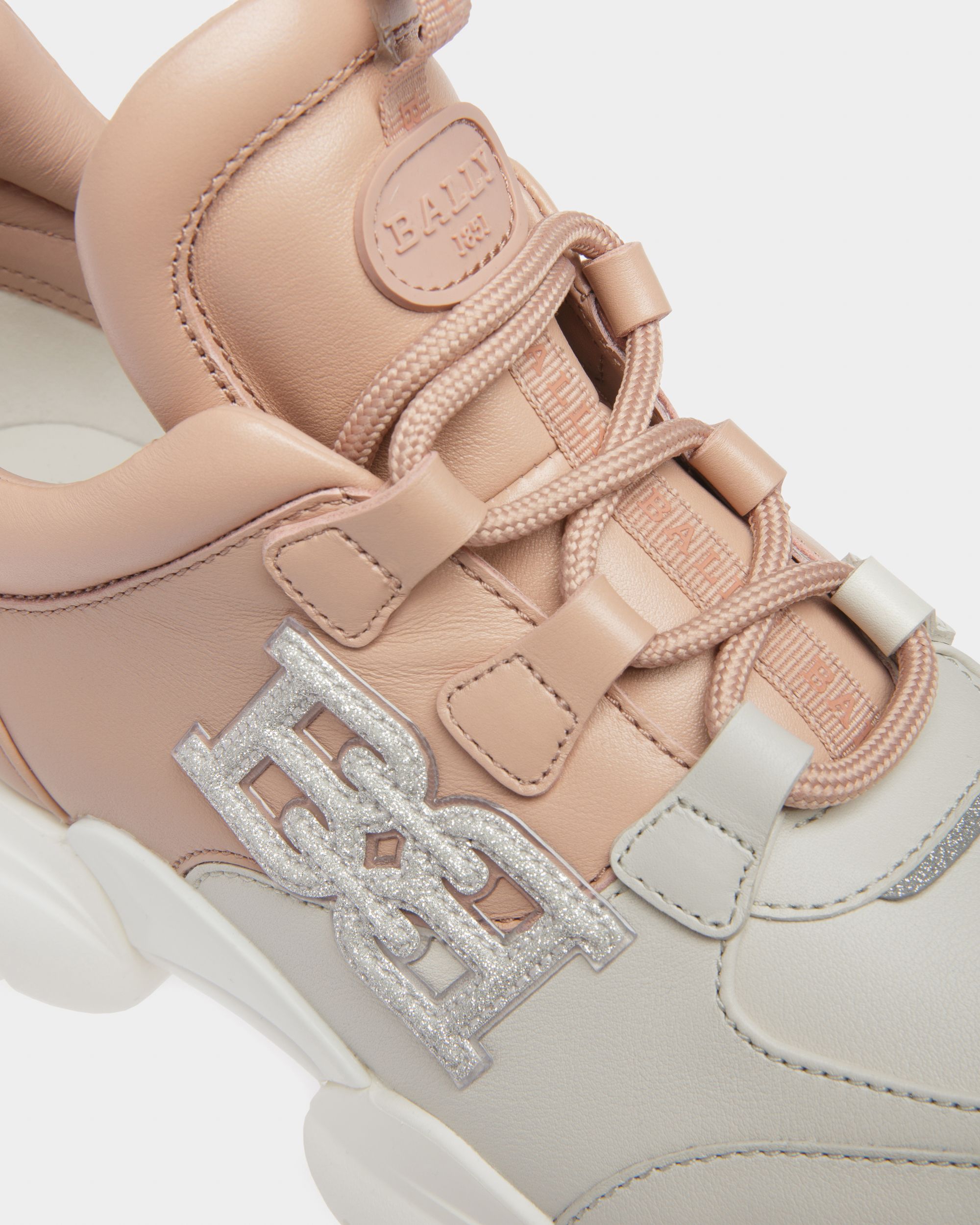Claires Sneaker Aus Leder In Roségold Und Staubweiß - Damen - Bally - 05